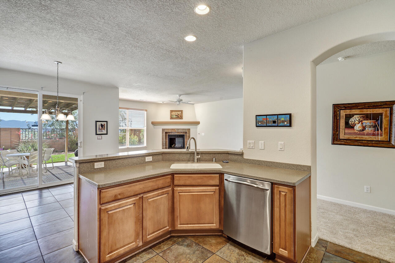 10216 Avenida Vista Sol NW, Albuquerque, NM 87114