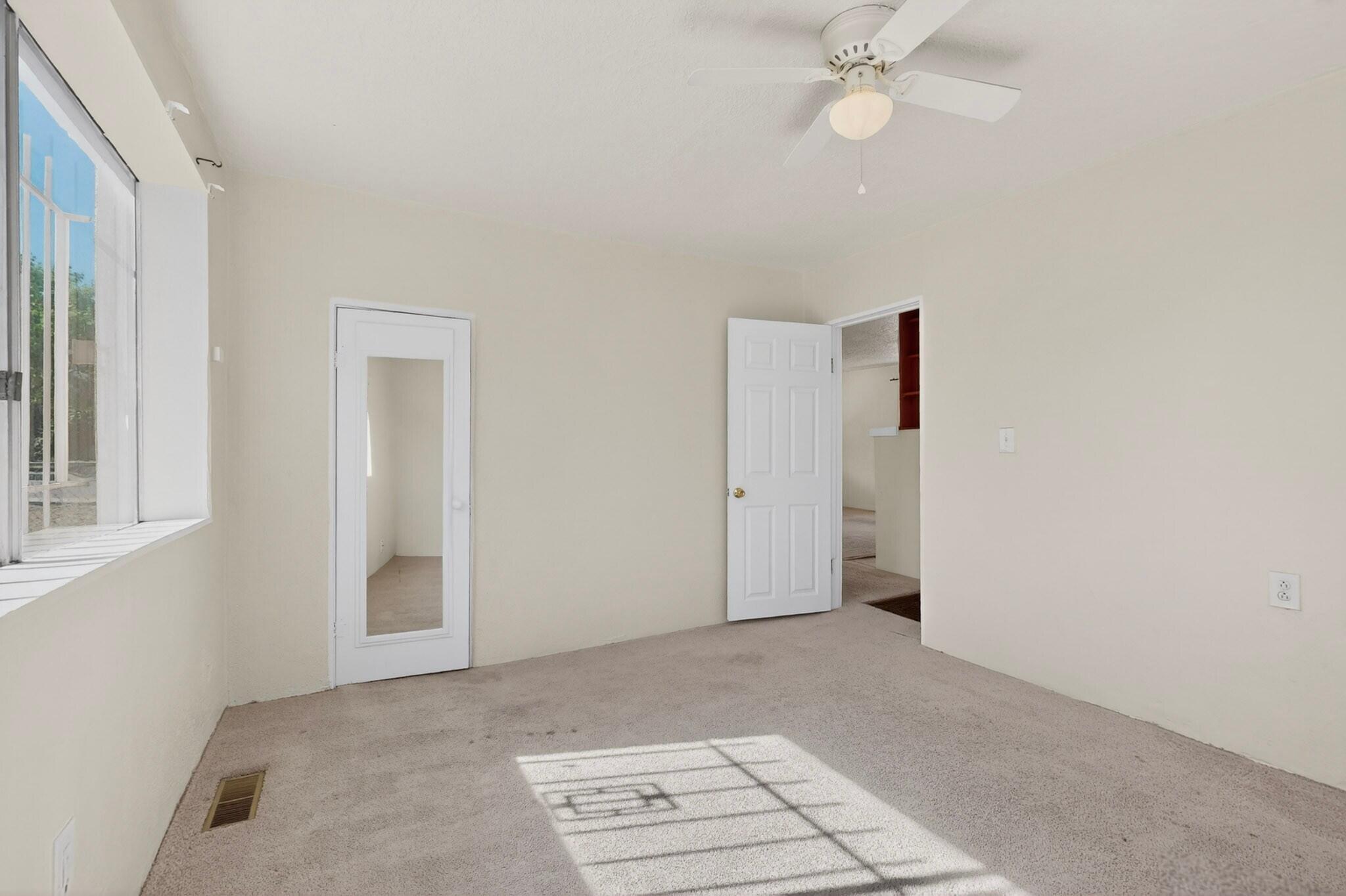 Photo 14 — 2905 Burton Avenue SE