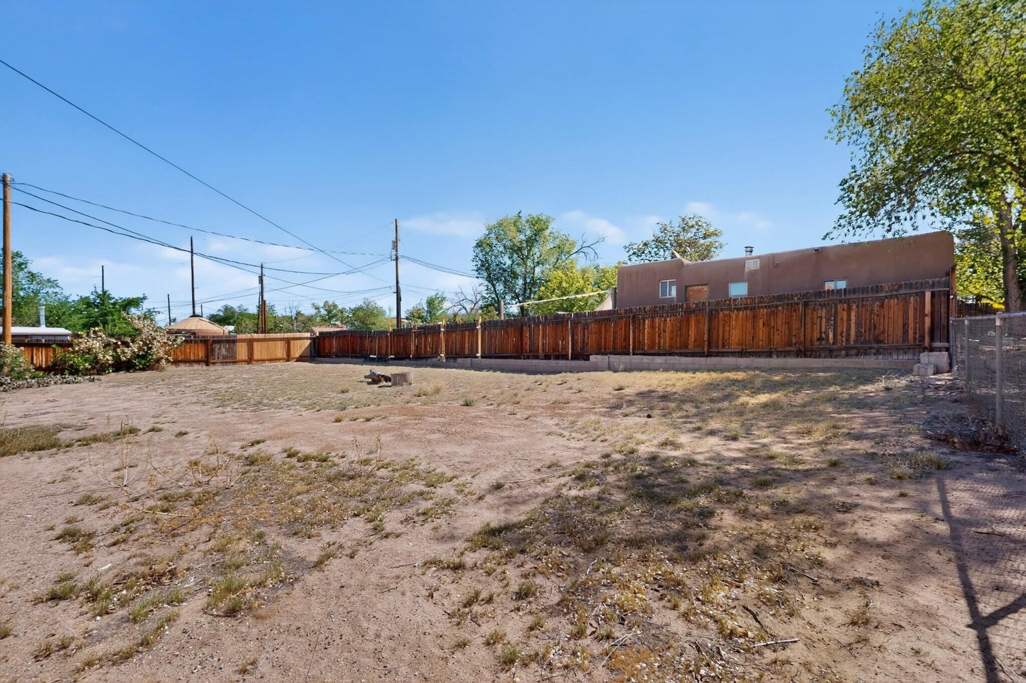 2907 Burton Avenue SE, Albuquerque, NM 87106