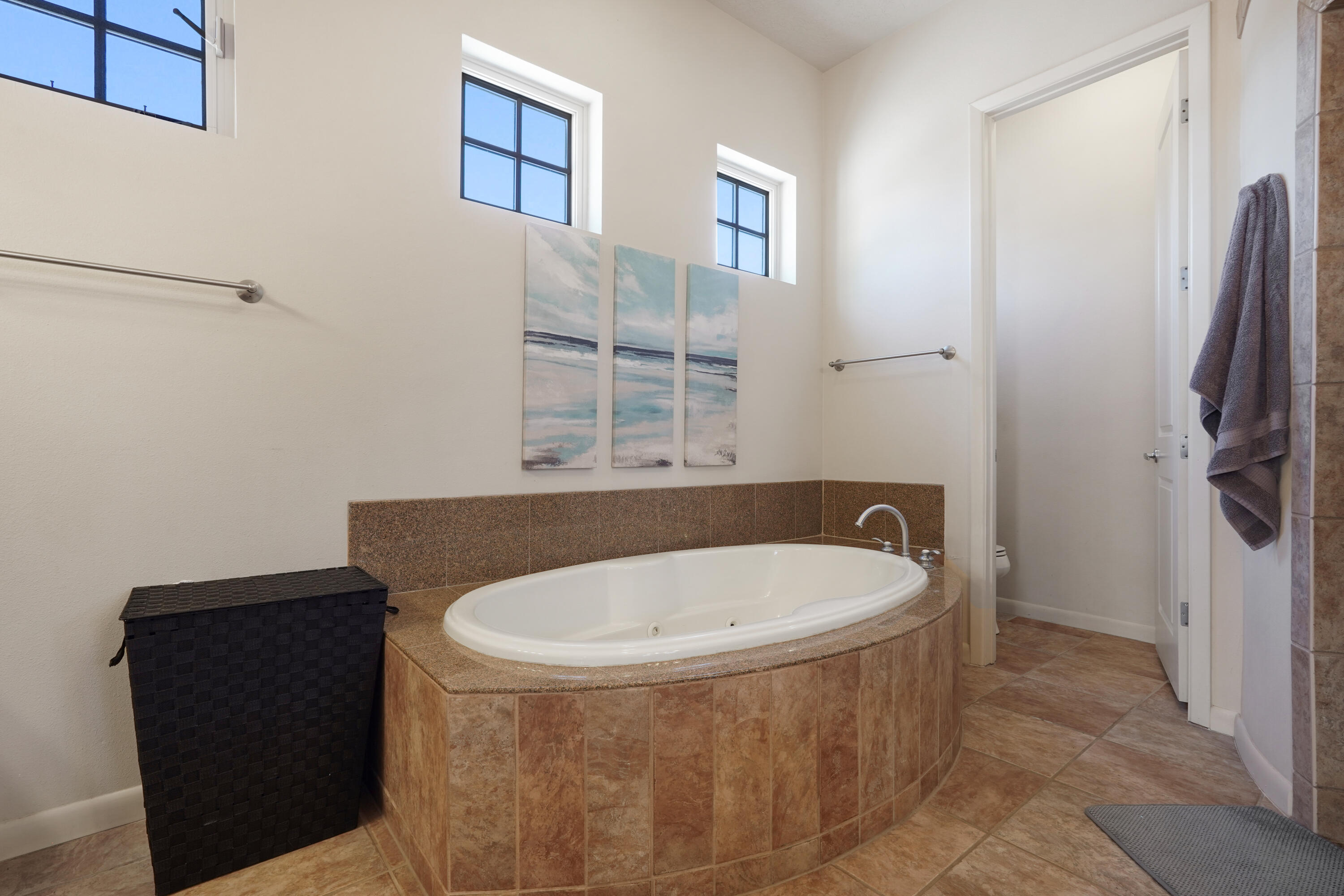 Photo 18 — 1601 Western Hills Drive SE