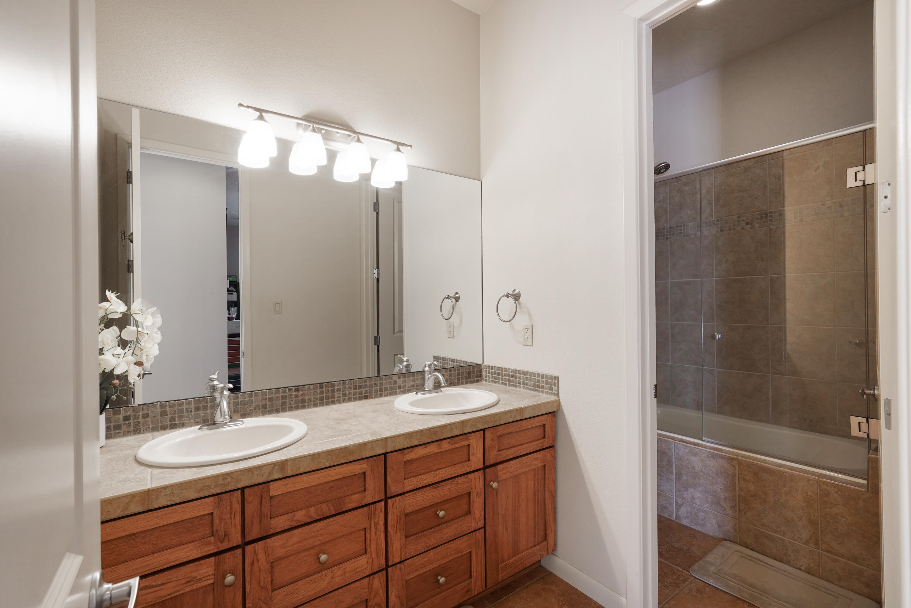 Photo 13 — 1601 Western Hills Drive SE