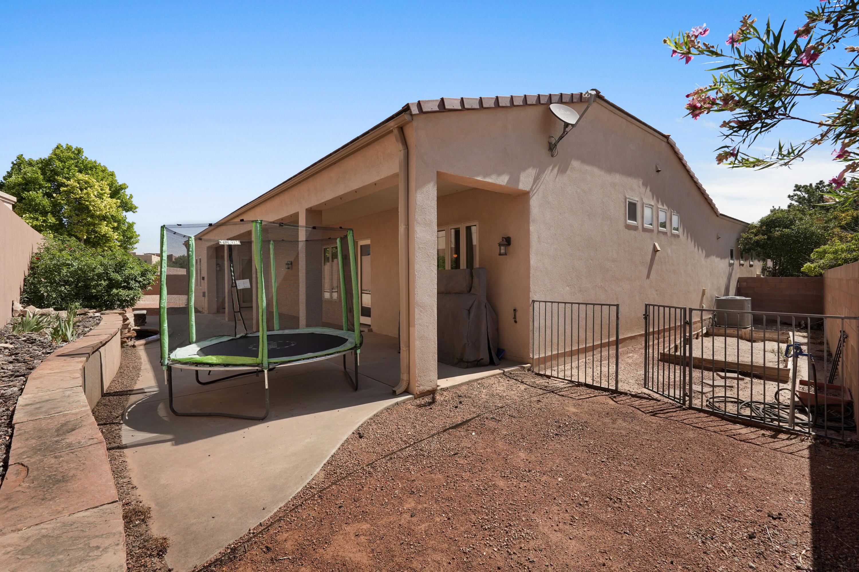 Photo 6 — 1601 Western Hills Drive SE