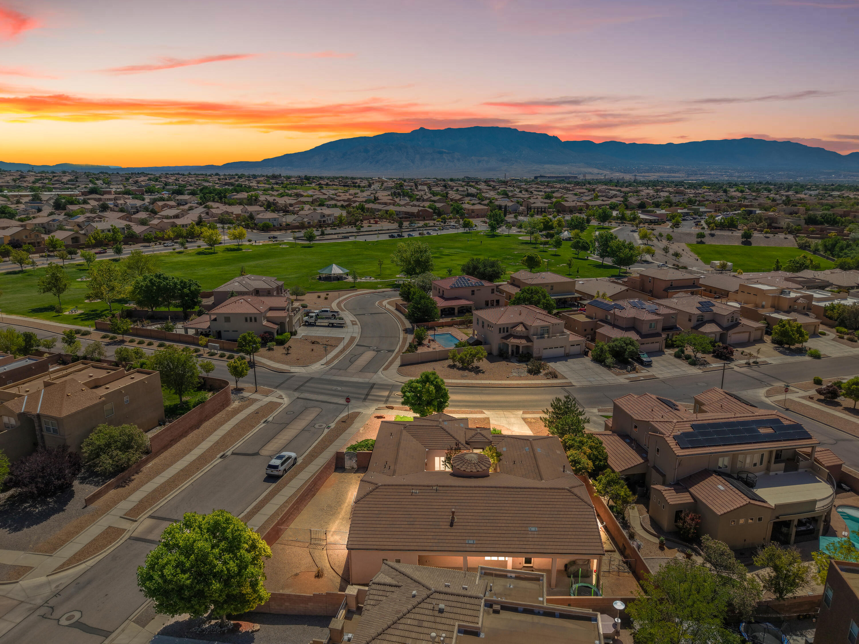 Photo 4 — 1601 Western Hills Drive SE