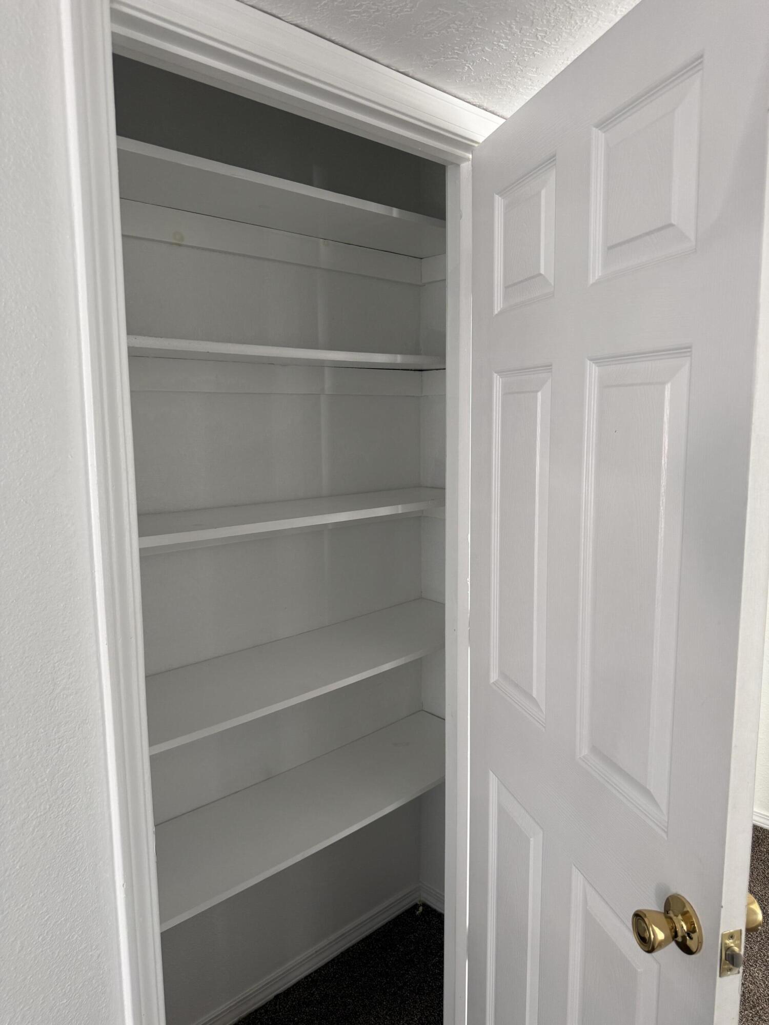 Photo 10 — 4808 Driftwood Avenue NW
