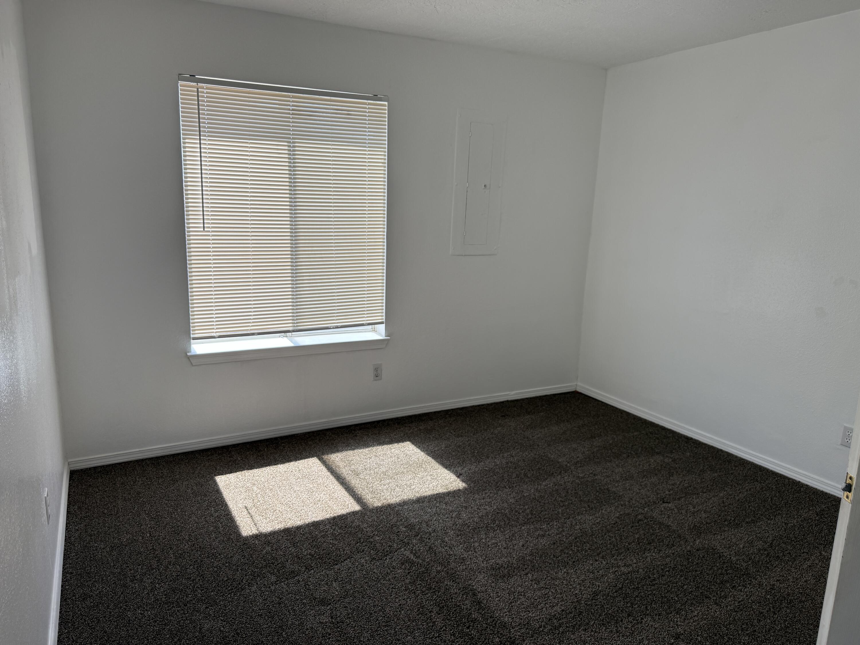 Photo 9 — 4808 Driftwood Avenue NW