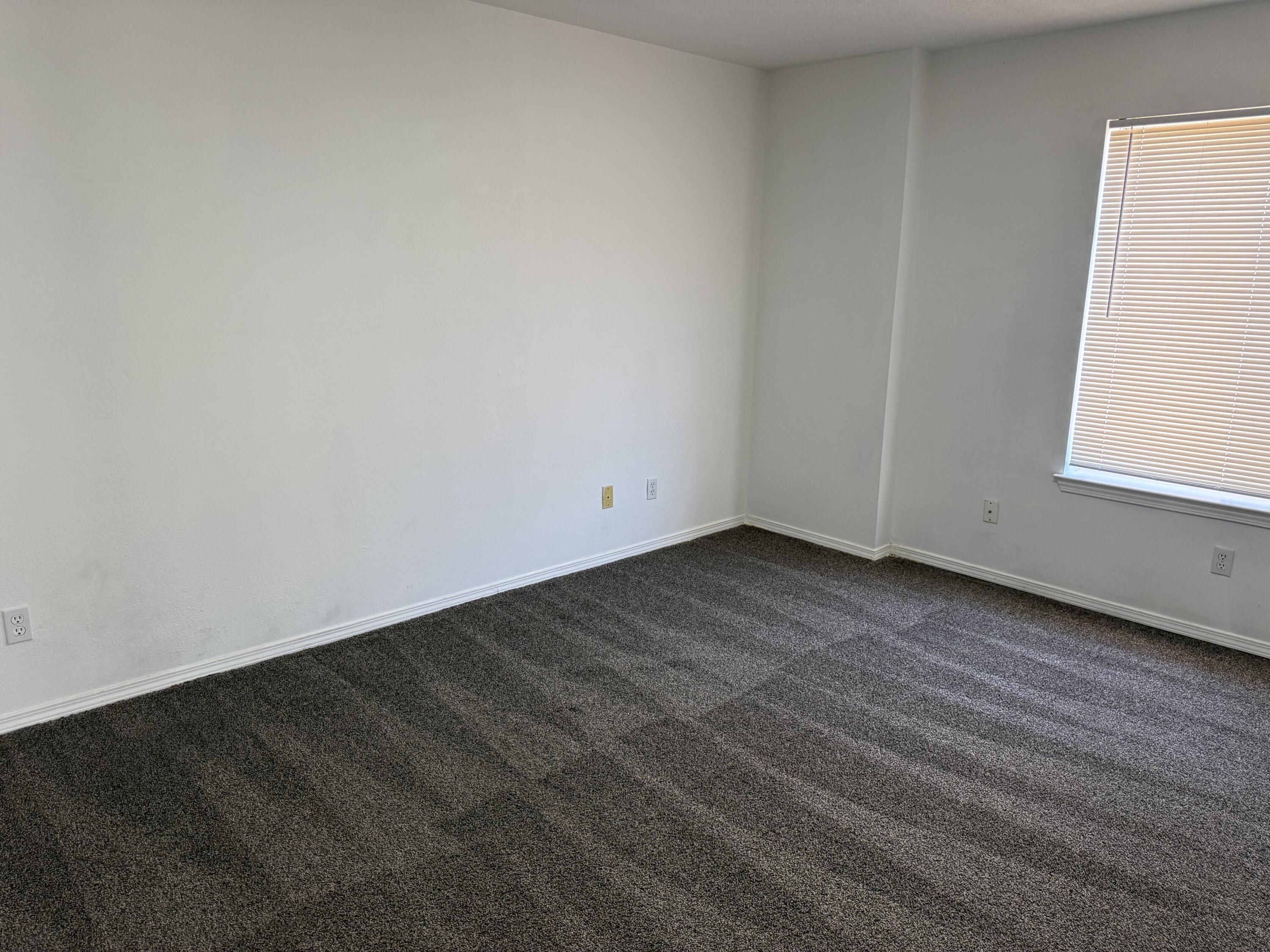 Photo 5 — 4808 Driftwood Avenue NW