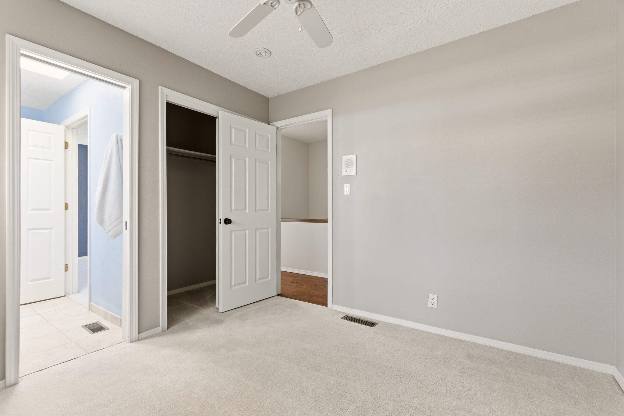 Photo 18 — 10608 Prestwick NE