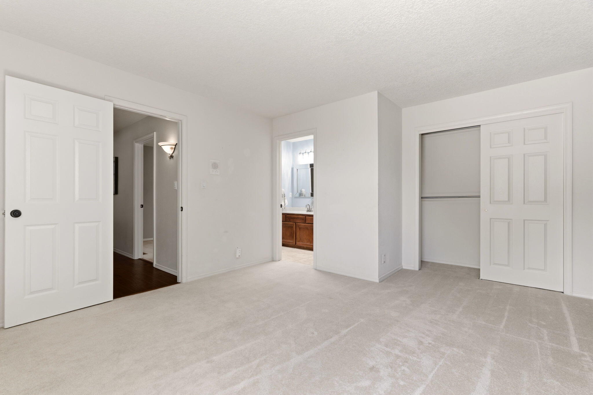Photo 20 — 10608 Prestwick NE