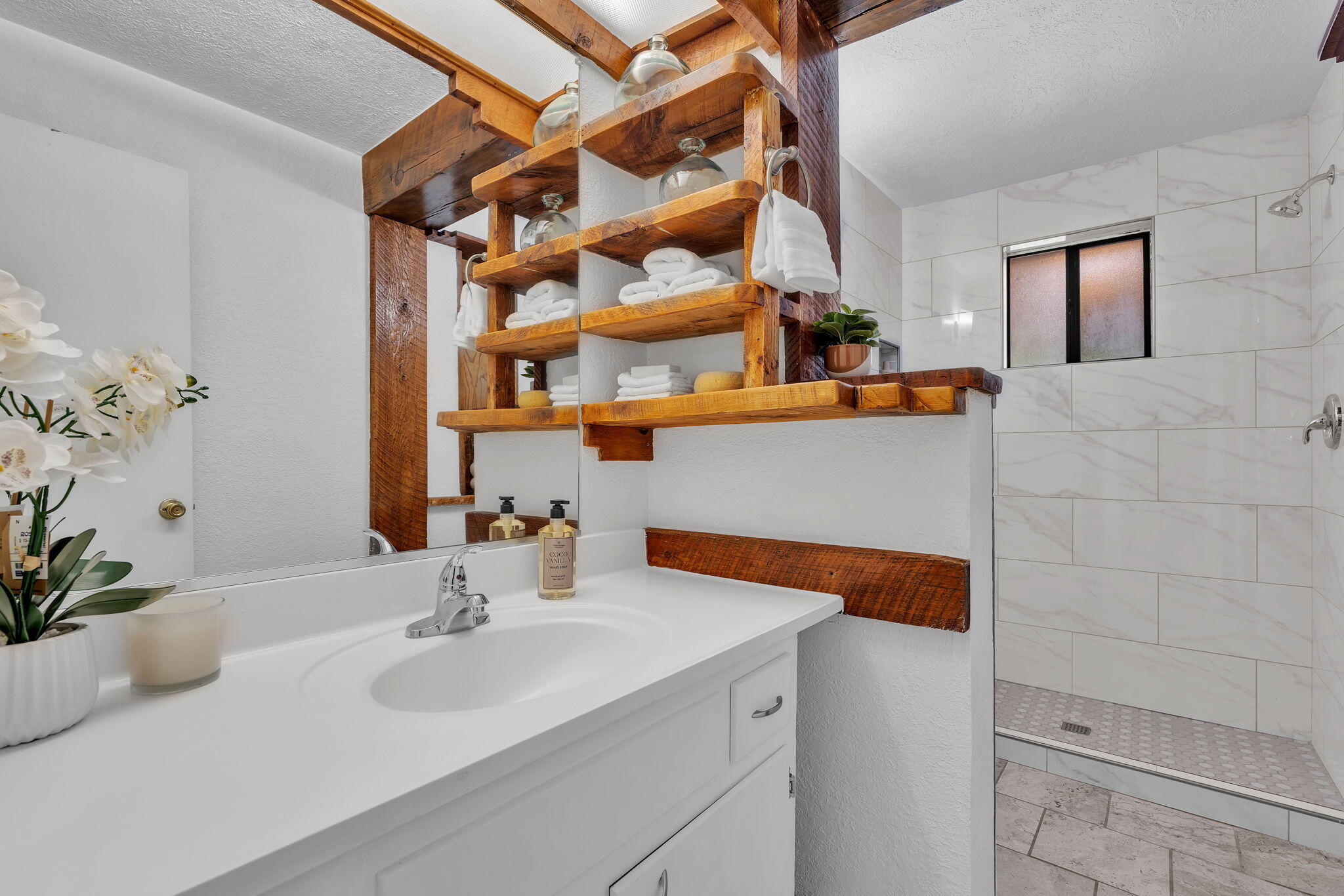 Photo 10 — 865 Arthur Drive SW