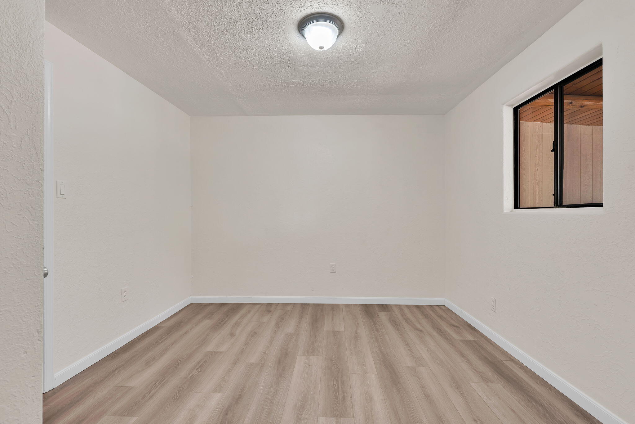 Photo 7 — 865 Arthur Drive SW