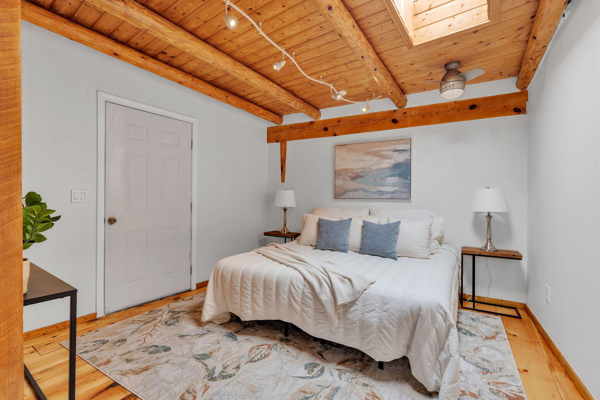 Photo 4 — 865 Arthur Drive SW