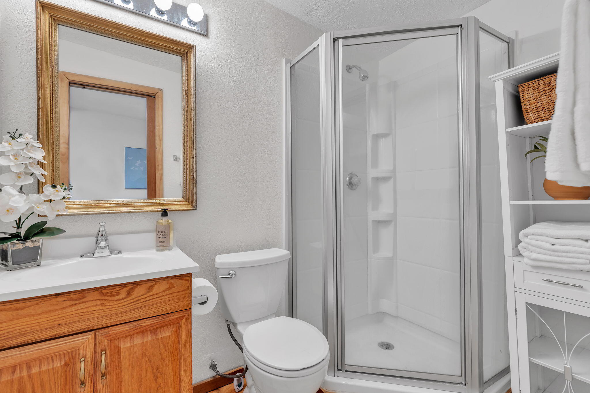 Photo 3 — 865 Arthur Drive SW