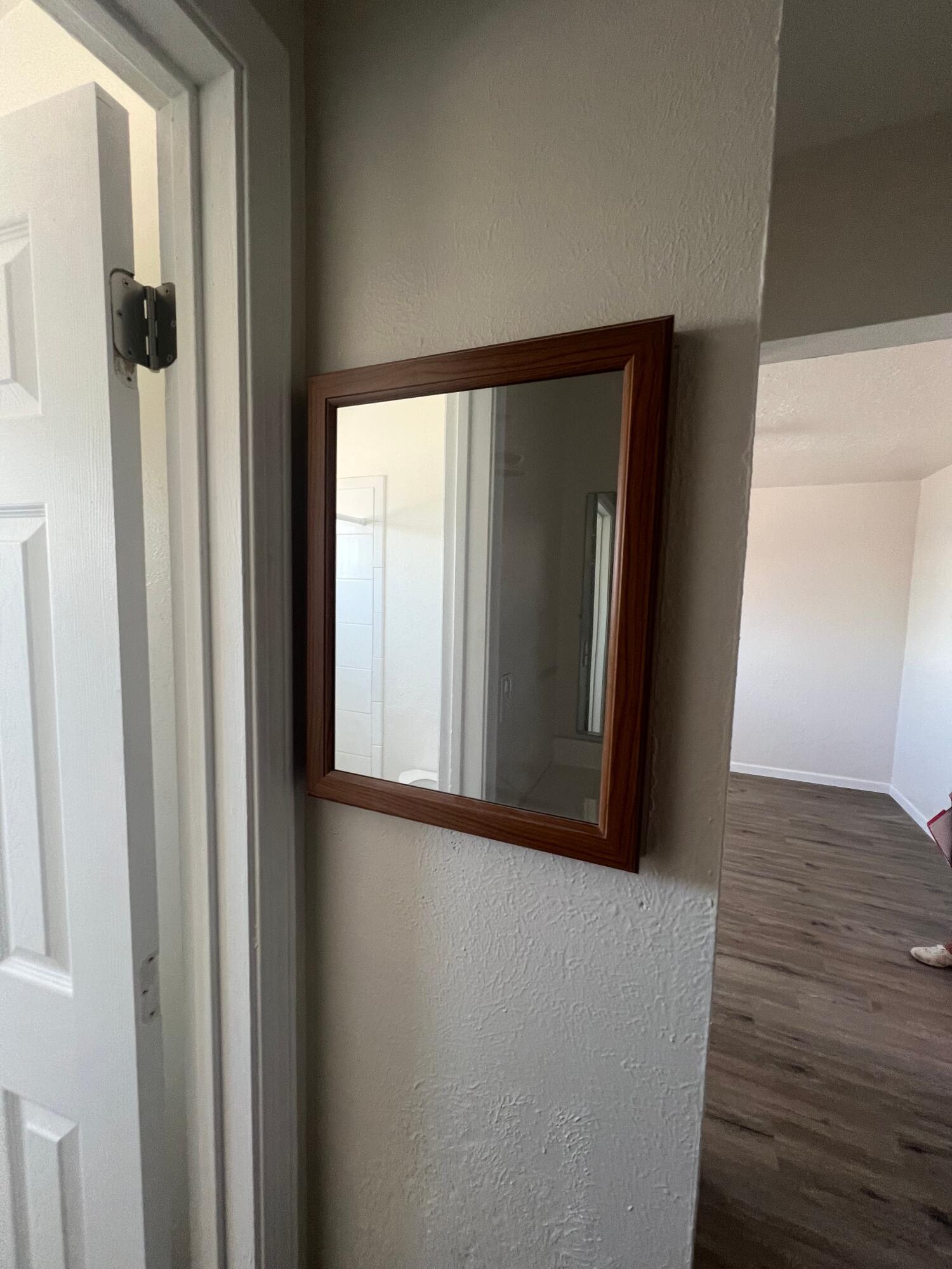 Photo 5 — 911 Alvarado Drive SE 4