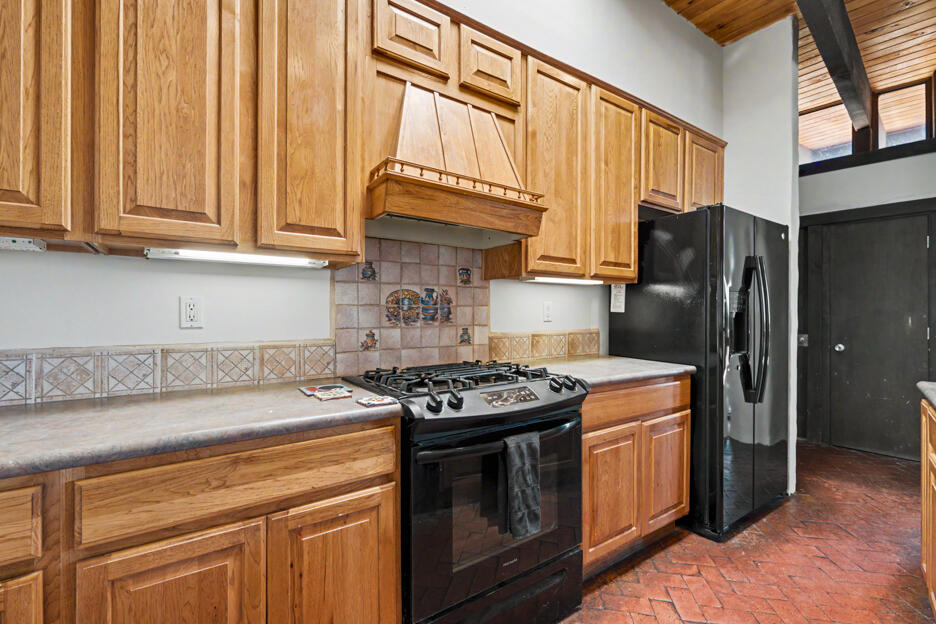 Photo 14 — 9661 Asbury Court NW