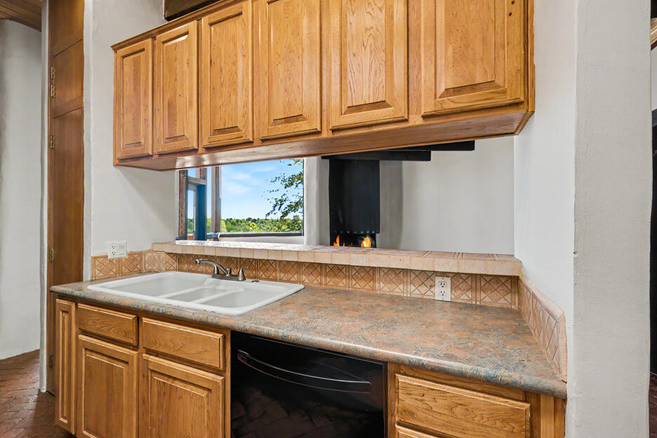 Photo 15 — 9661 Asbury Court NW