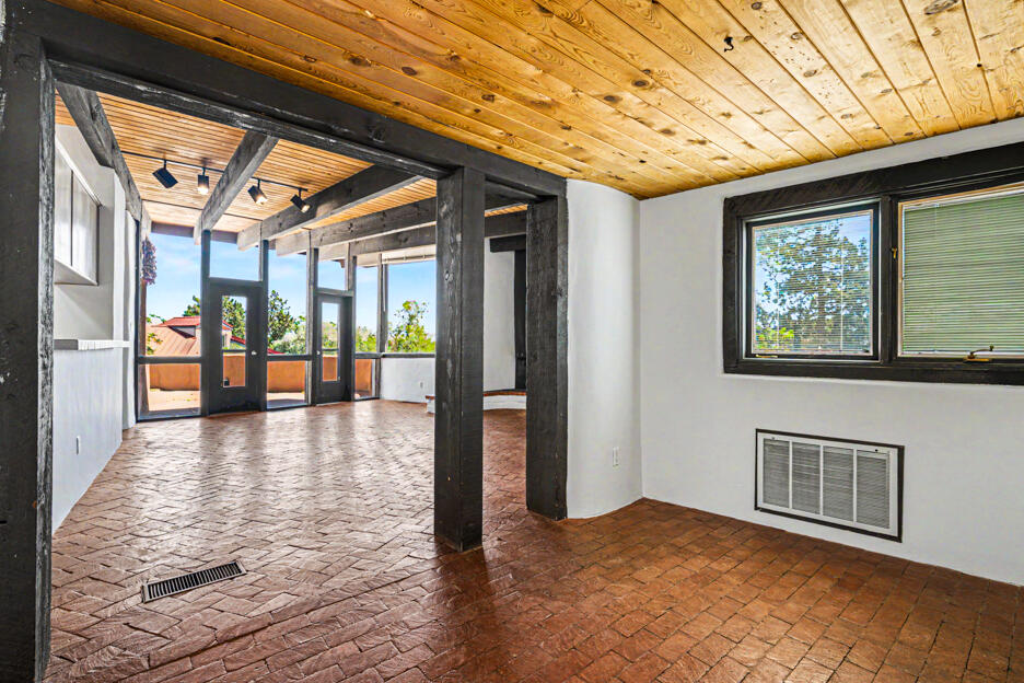 Photo 6 — 9661 Asbury Court NW