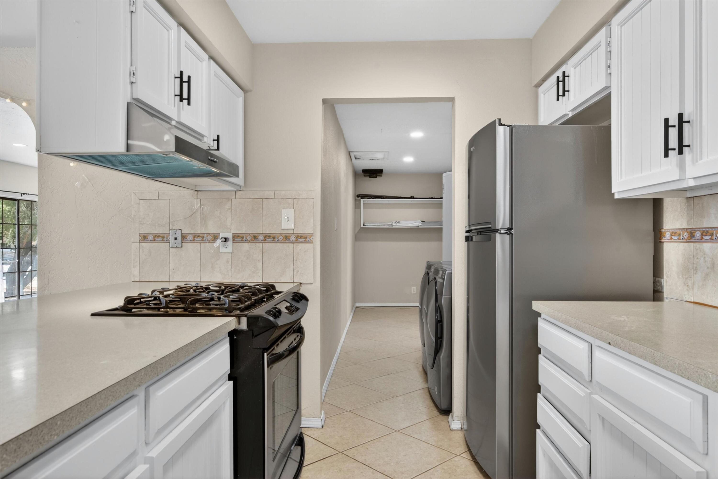 Photo 5 — 5901 Hayes Drive NW
