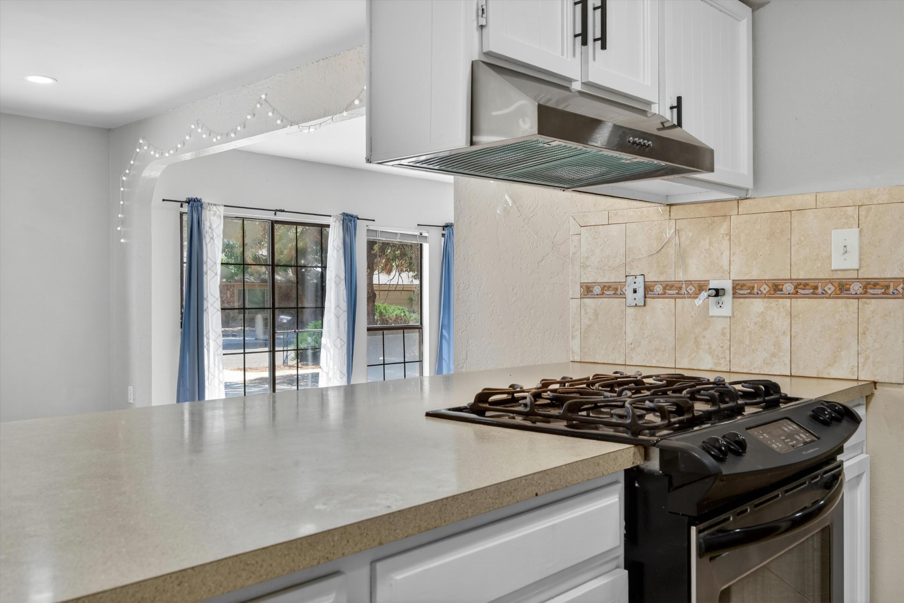 Photo 6 — 5901 Hayes Drive NW