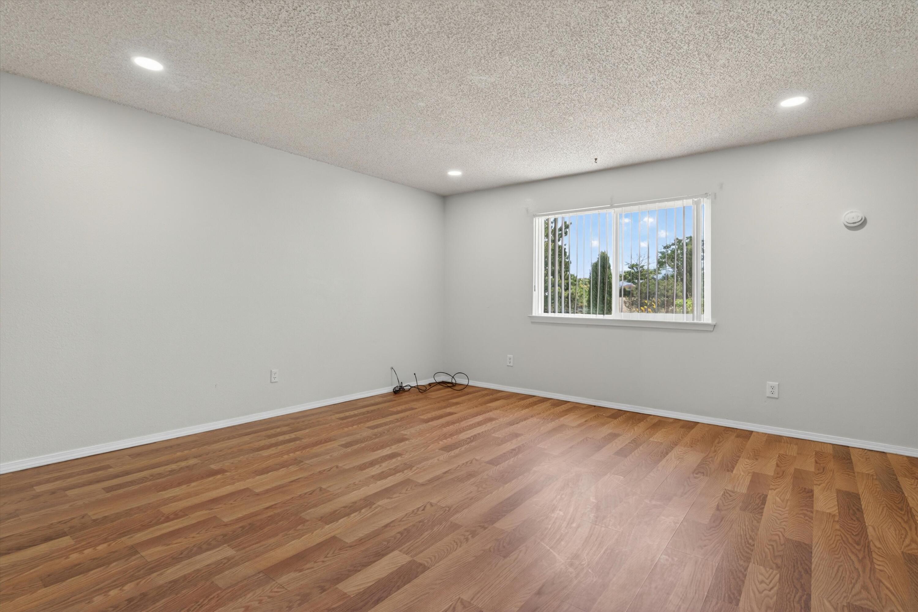 Photo 17 — 5901 Hayes Drive NW