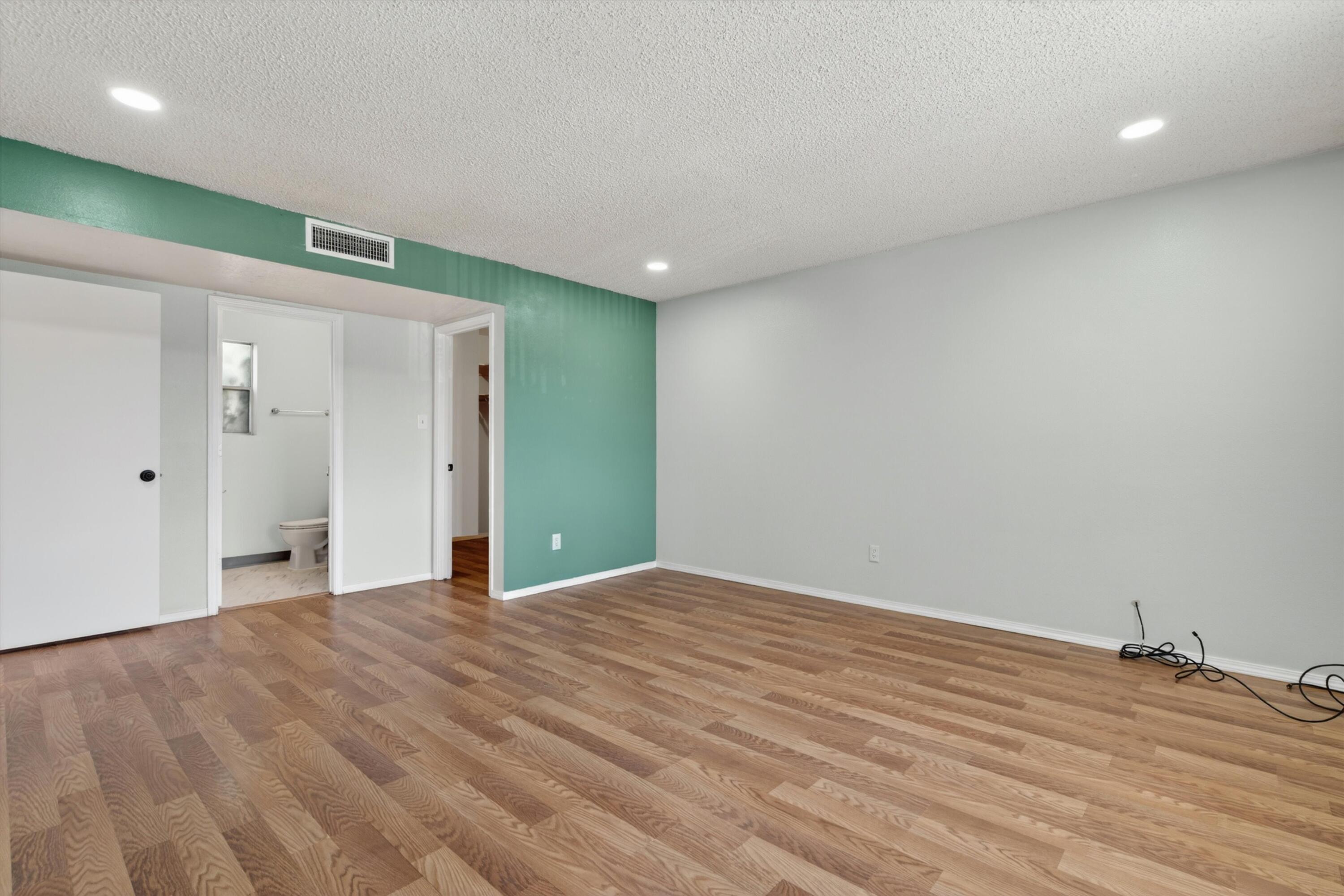 Photo 19 — 5901 Hayes Drive NW