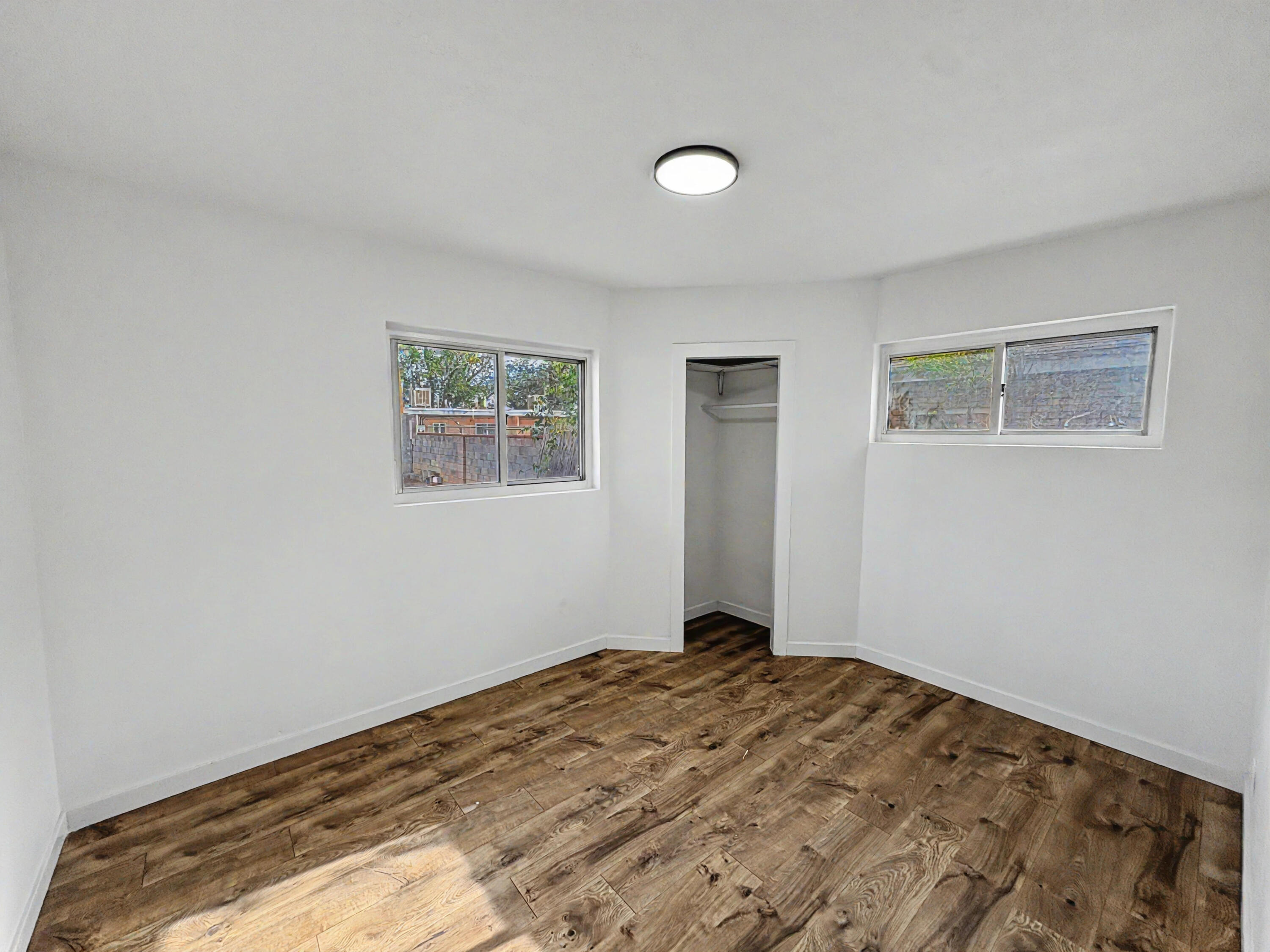 Photo 12 — 5606 Hannett Avenue NE