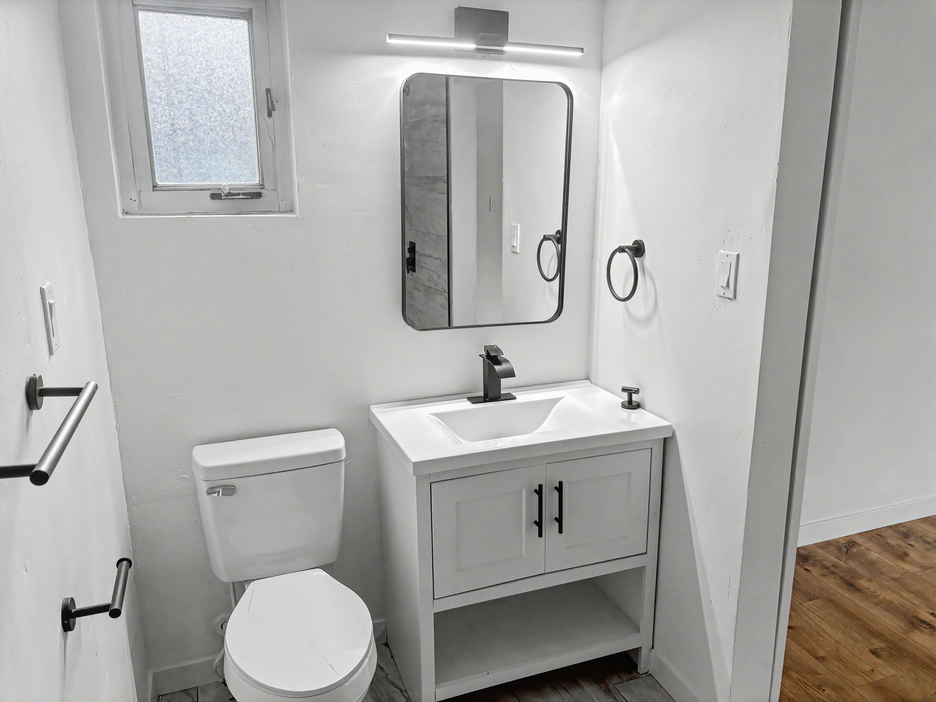 Photo 16 — 5606 Hannett Avenue NE