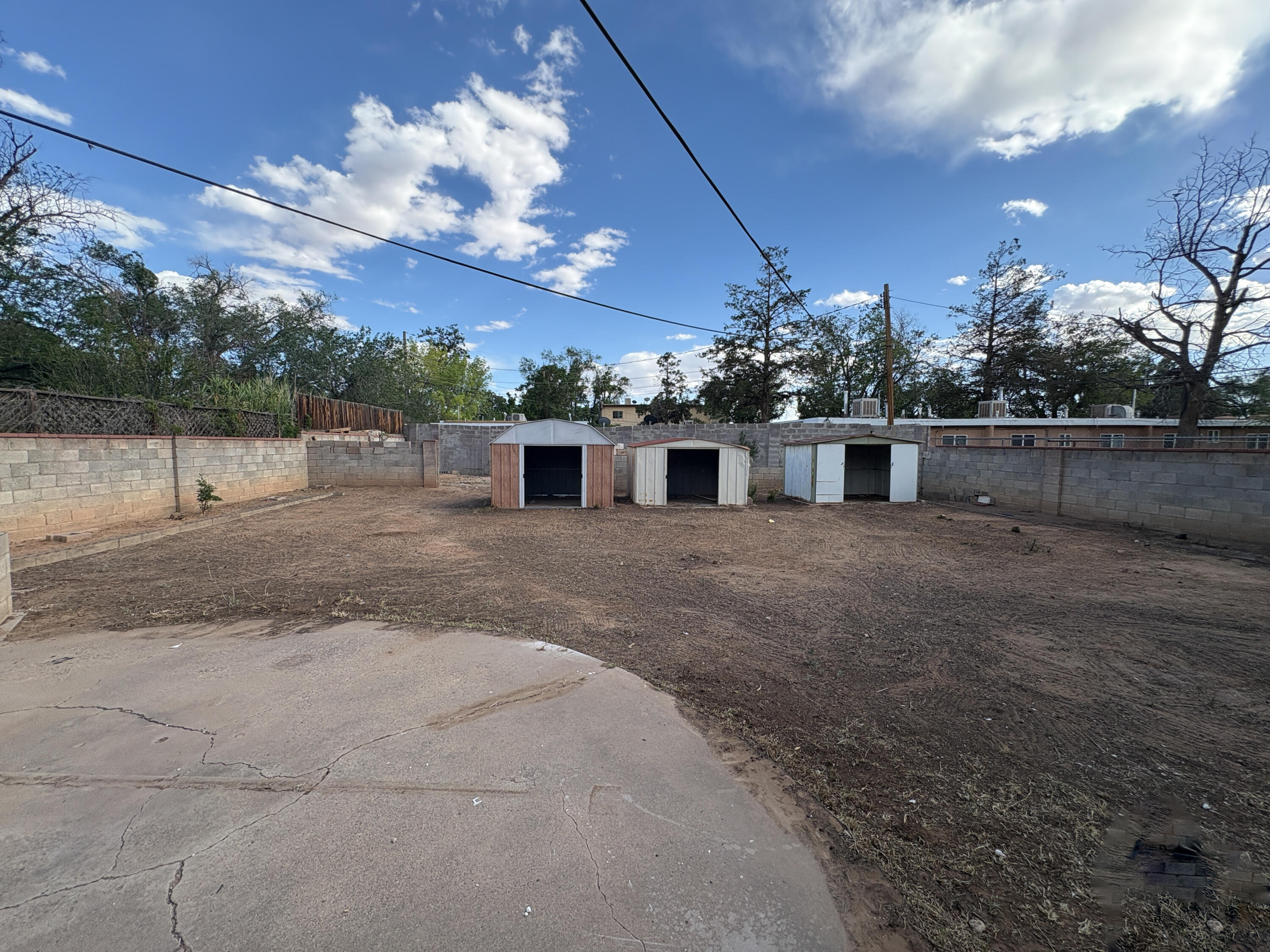 Photo 6 — 5606 Hannett Avenue NE
