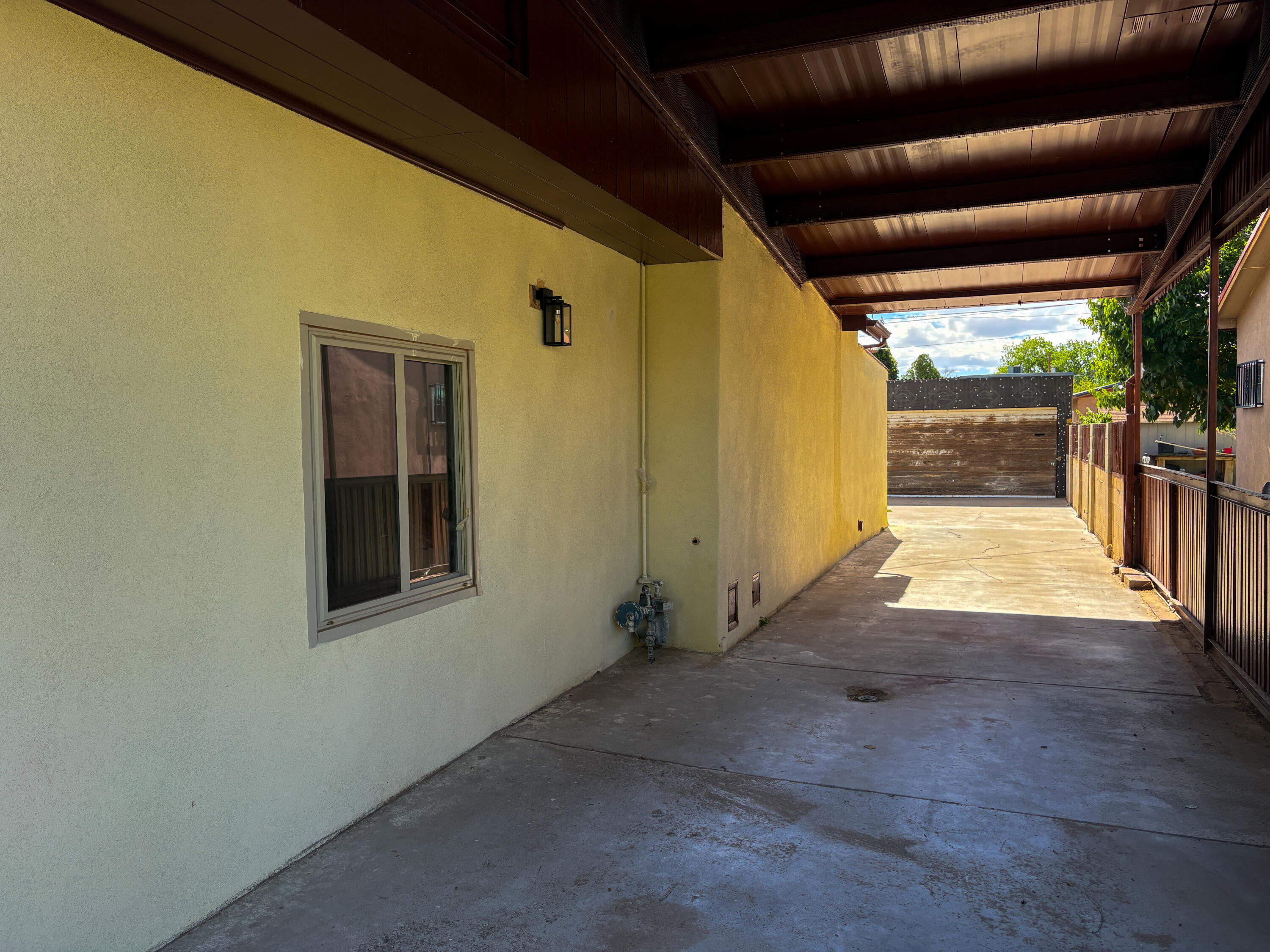 Photo 10 — 5113 San Luis Place NW