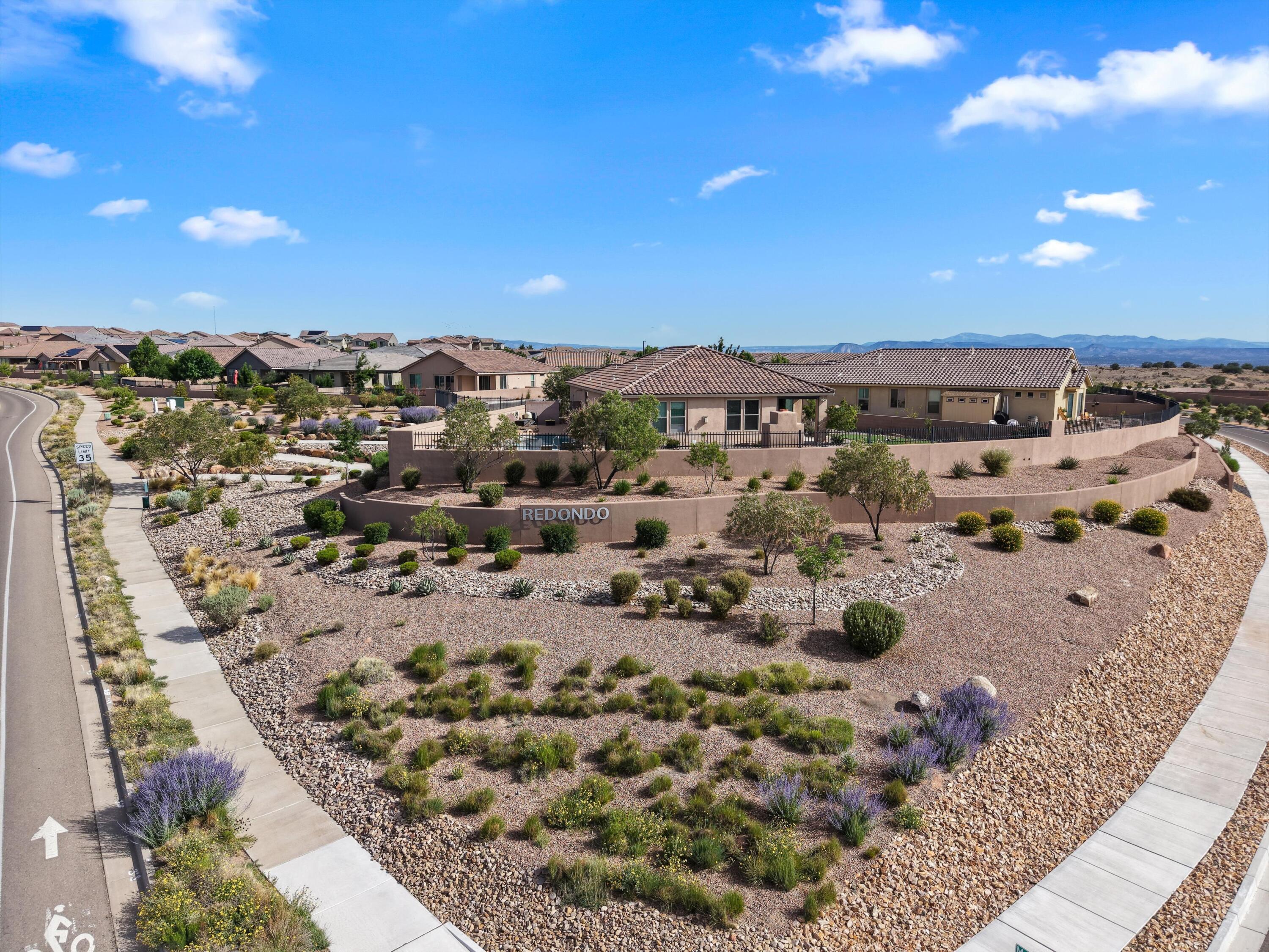 Photo 4 — 2936 Kings Canyon Loop NE