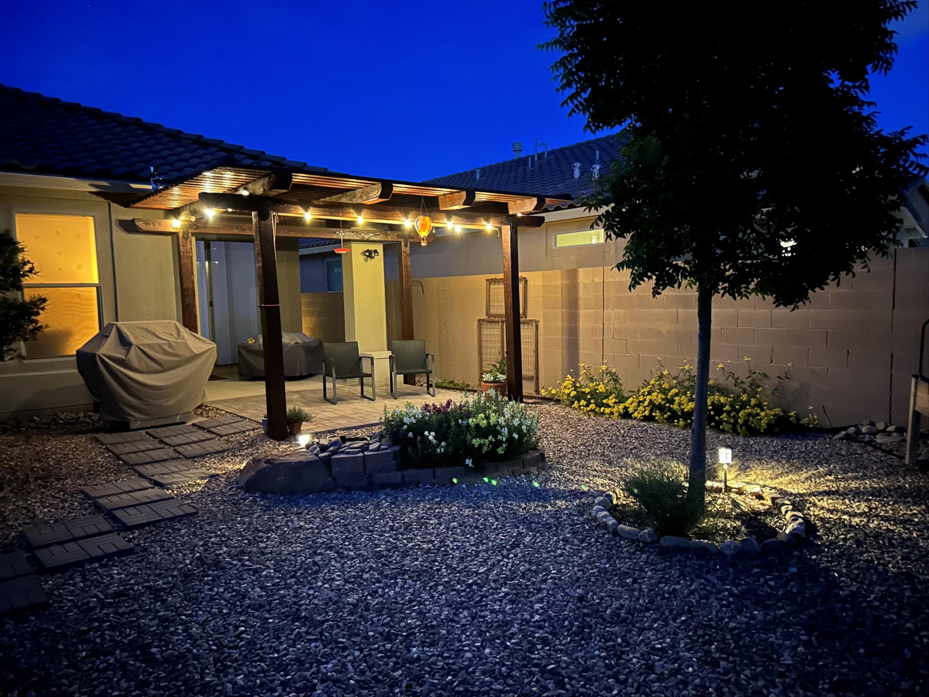 Photo 18 — 2936 Kings Canyon Loop NE