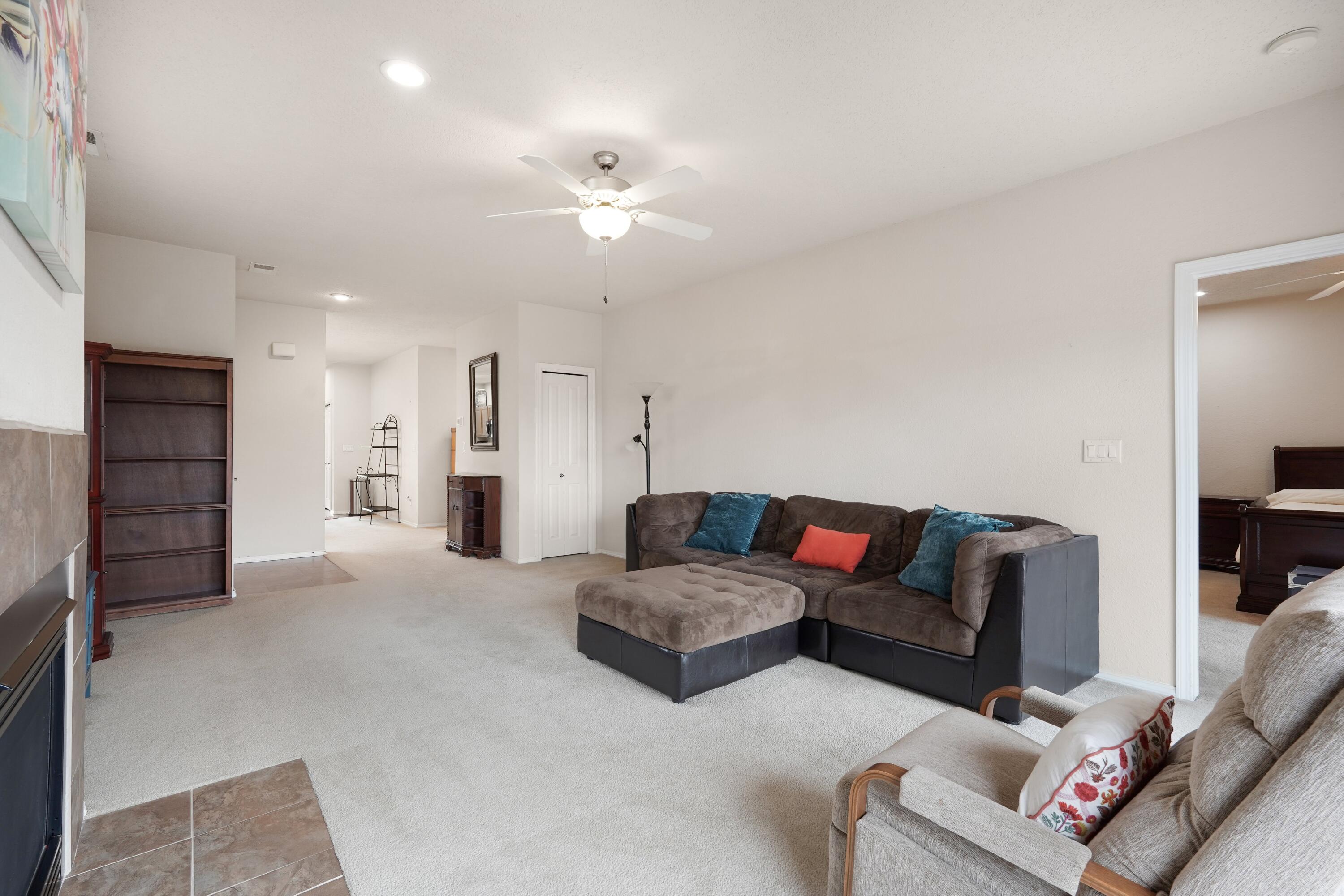 Photo 11 — 4424 Desert Lily Court SE