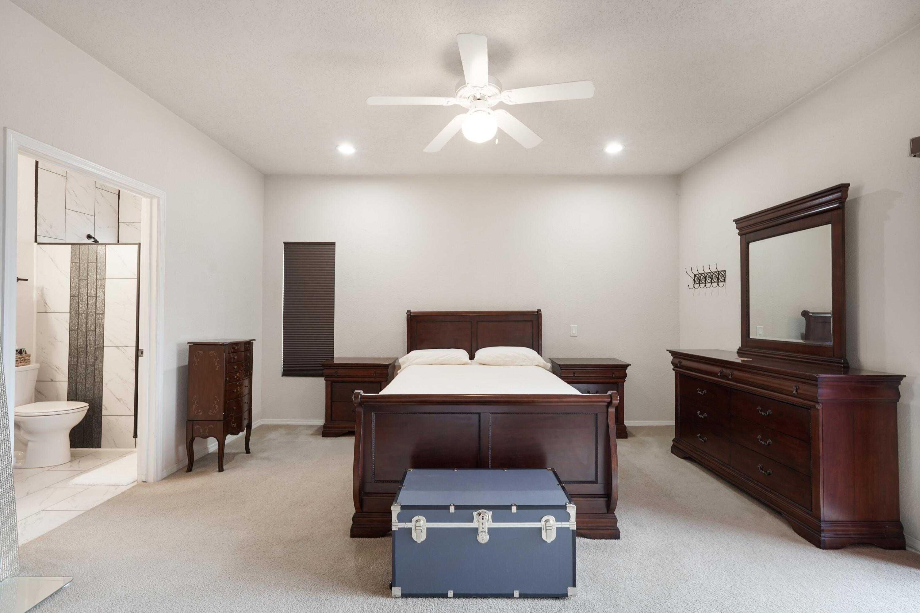 Photo 13 — 4424 Desert Lily Court SE