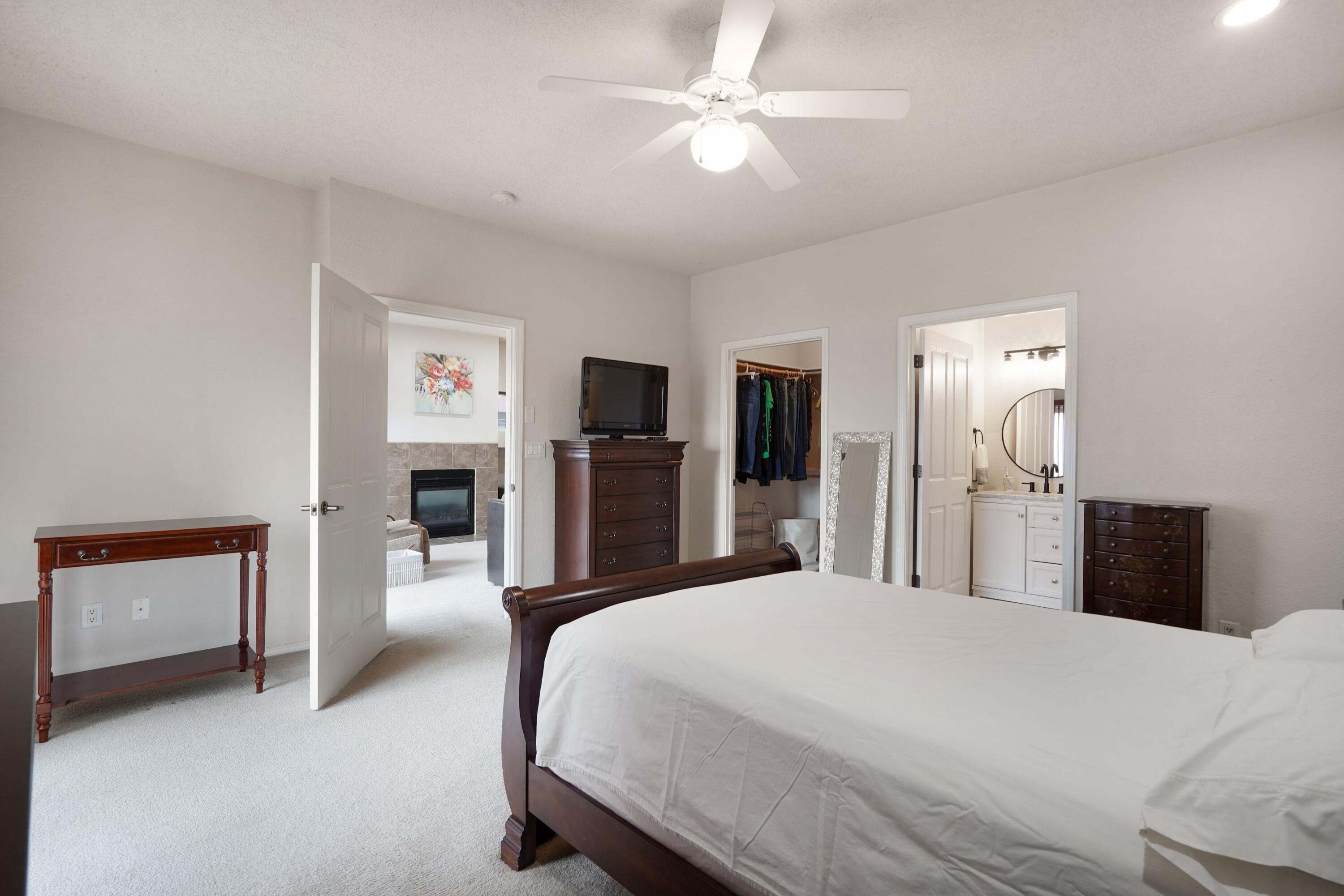 Photo 15 — 4424 Desert Lily Court SE