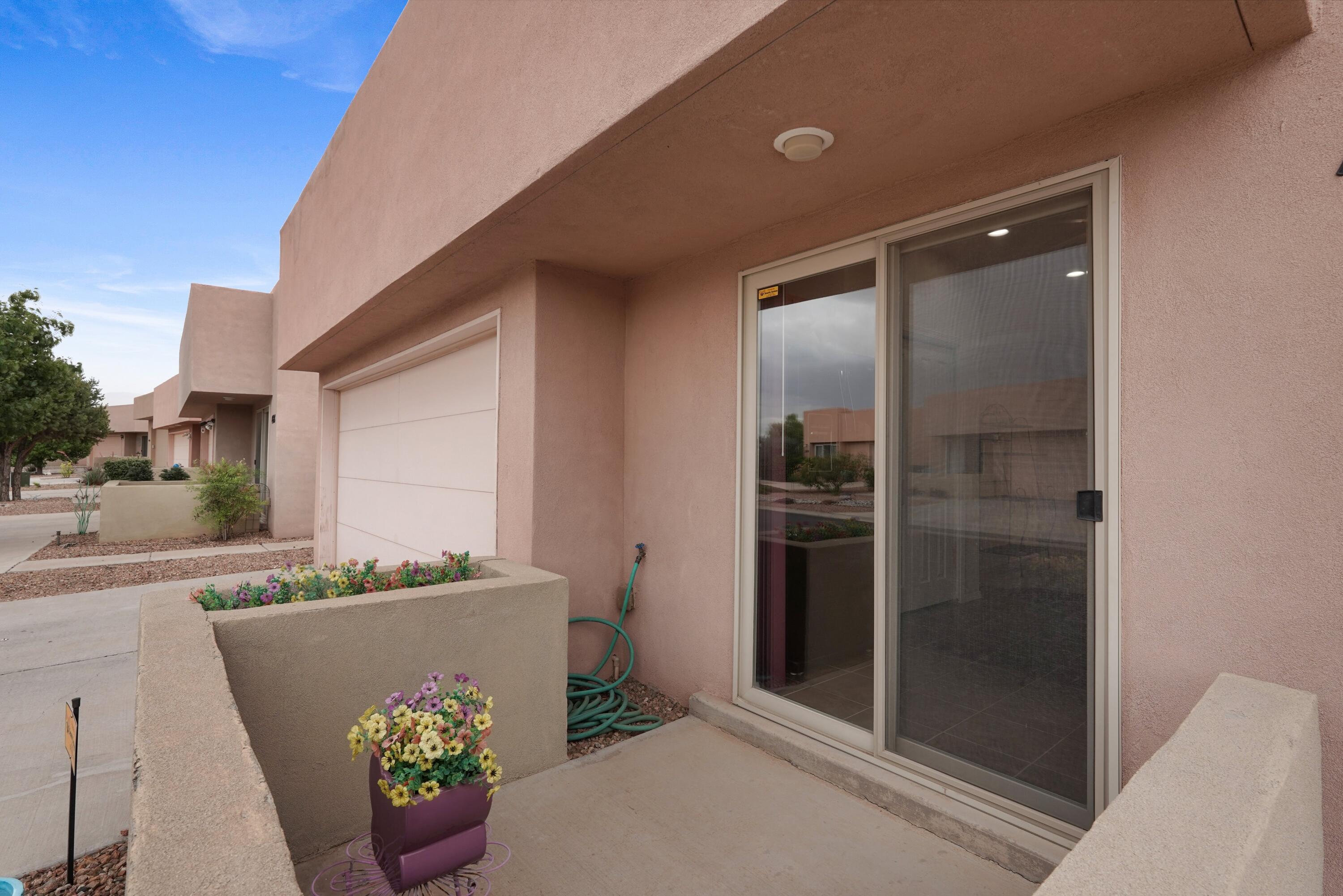 Photo 2 — 4424 Desert Lily Court SE