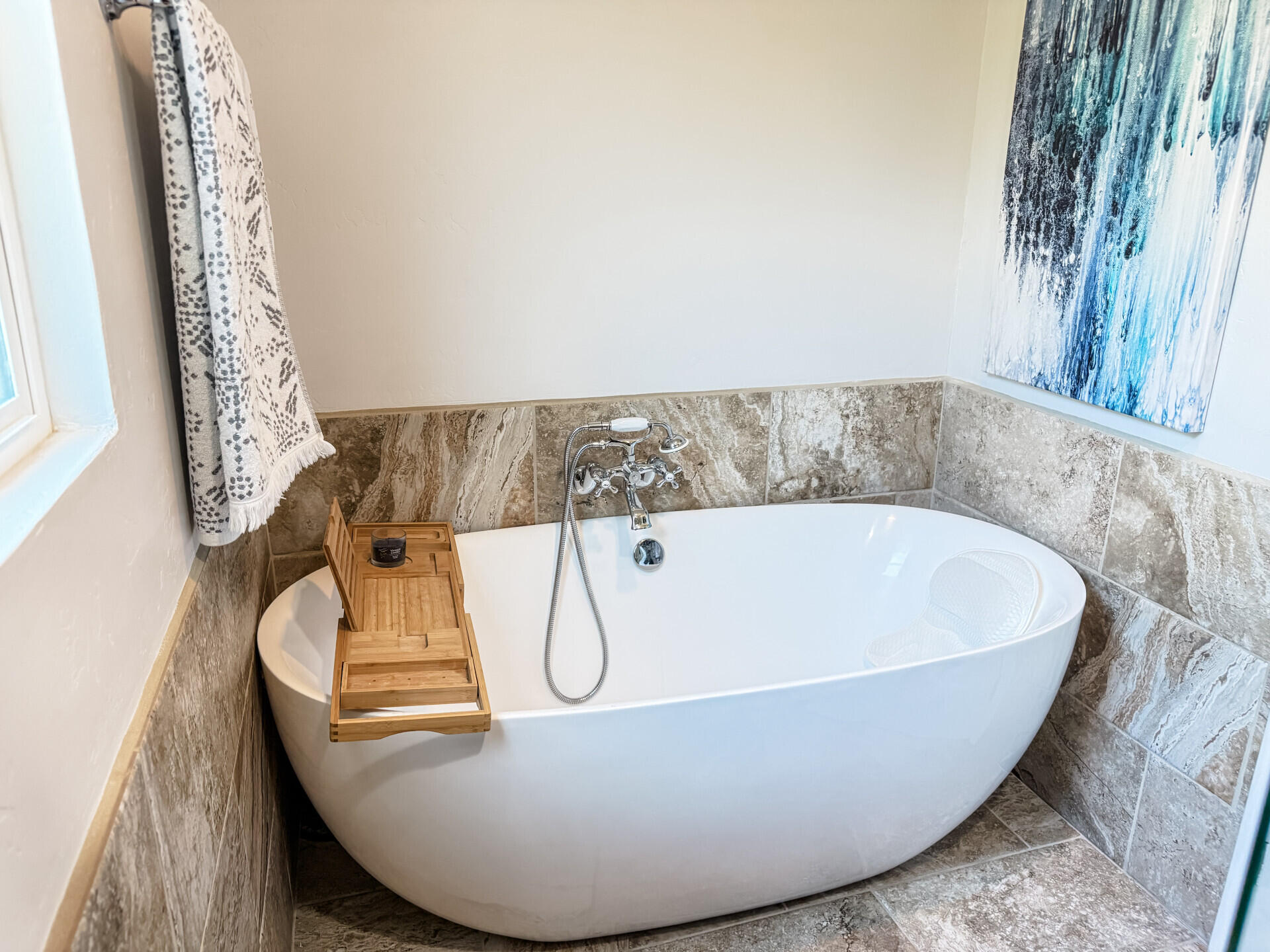 Photo 13 — 1516 Columbia Drive NE