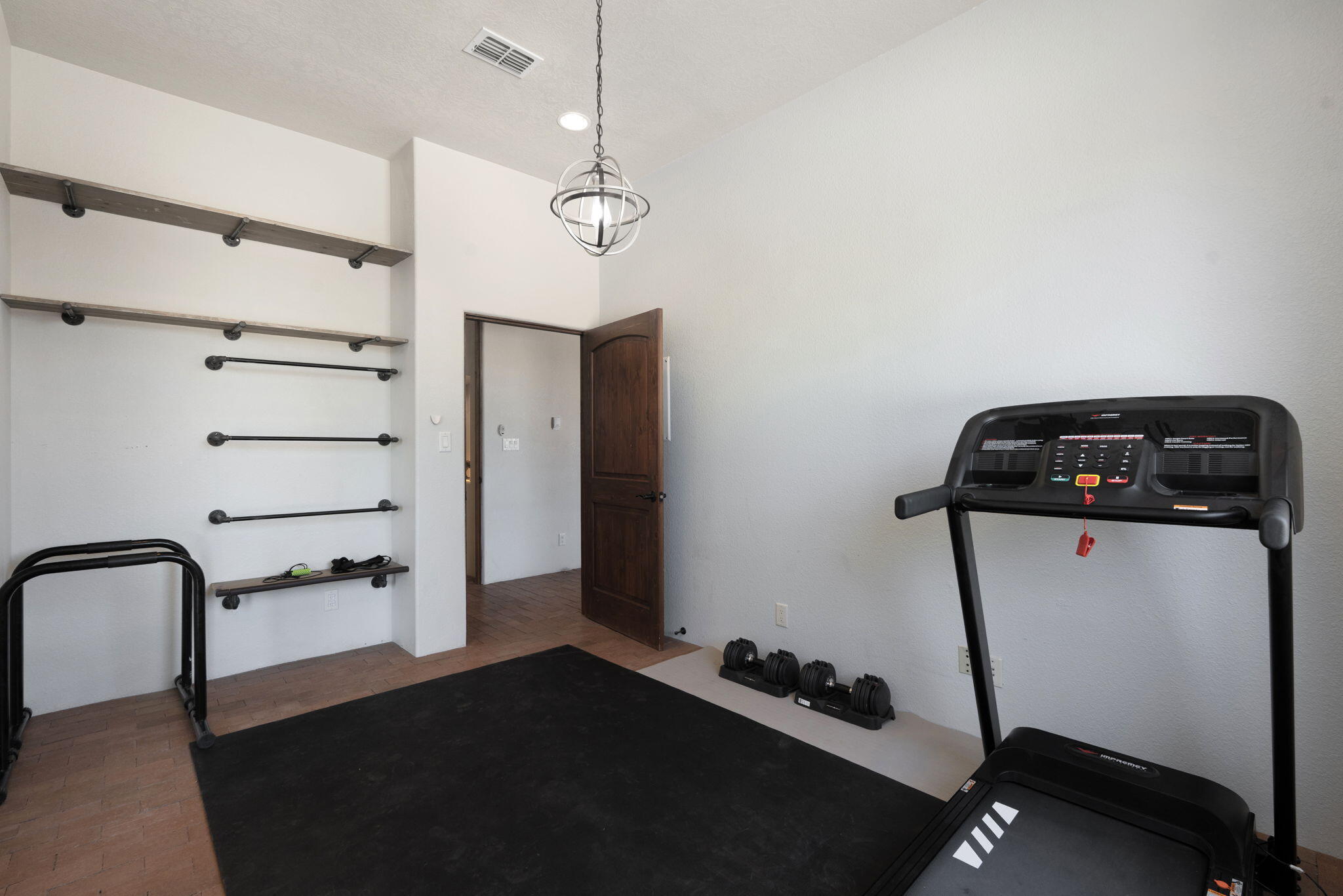 Photo 11 — 168 Lesperance Road