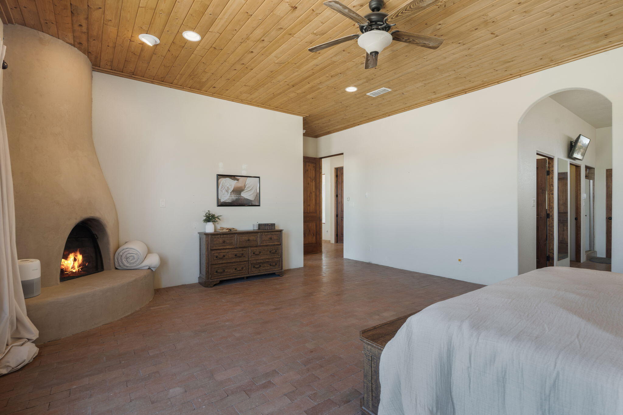 Photo 14 — 168 Lesperance Road