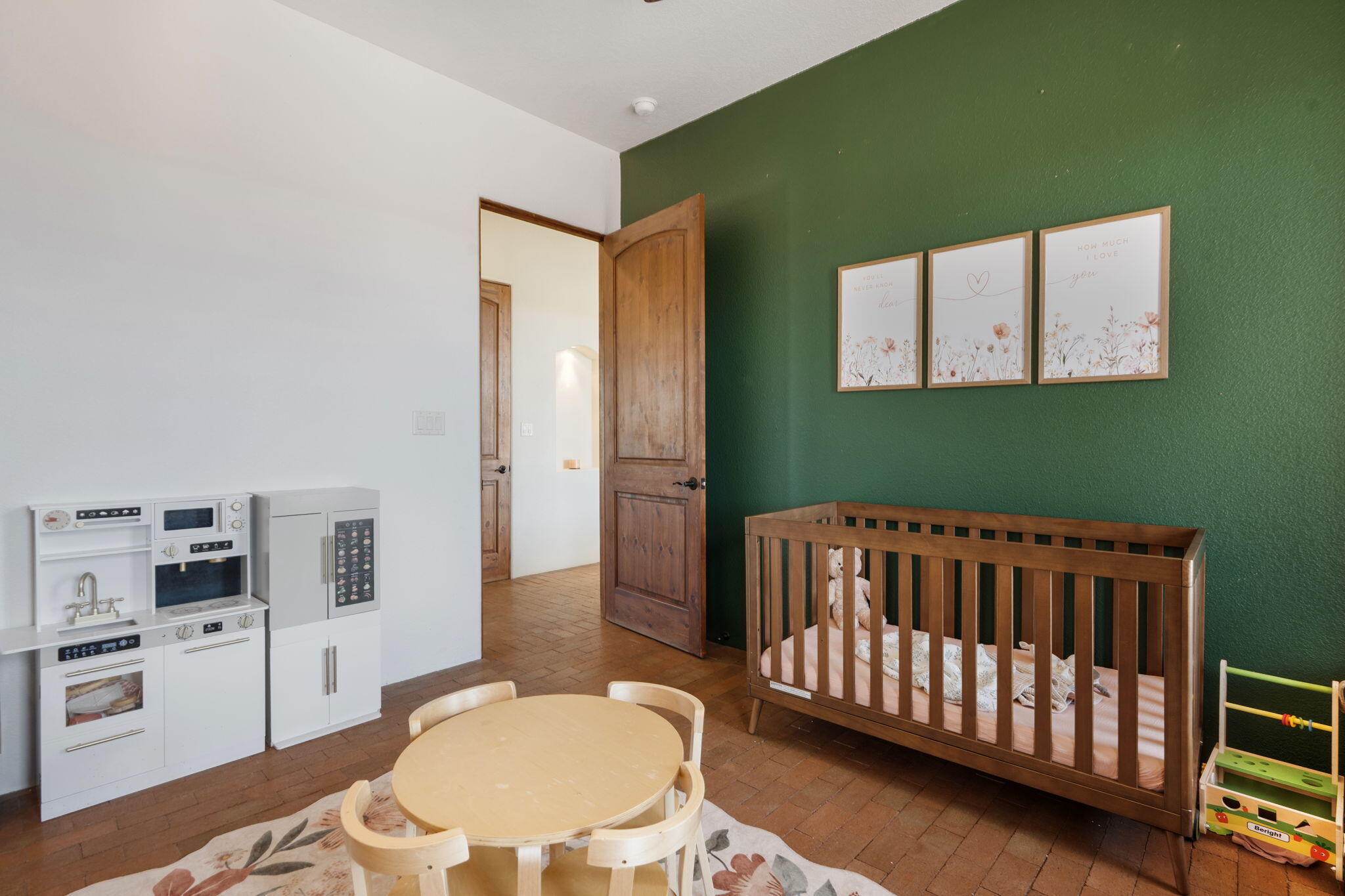 Photo 17 — 168 Lesperance Road