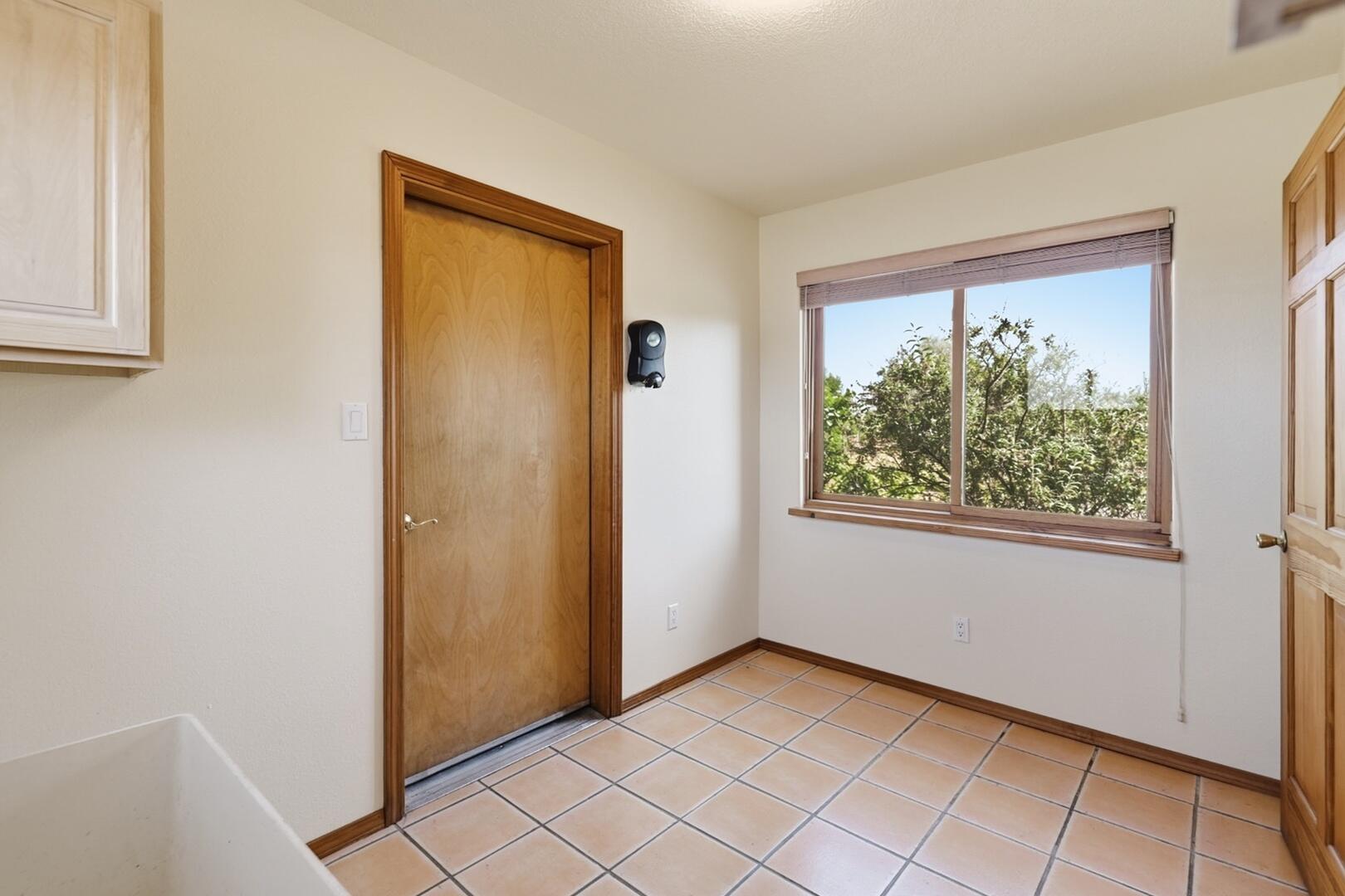 Photo 19 — 458 Calle De Wences