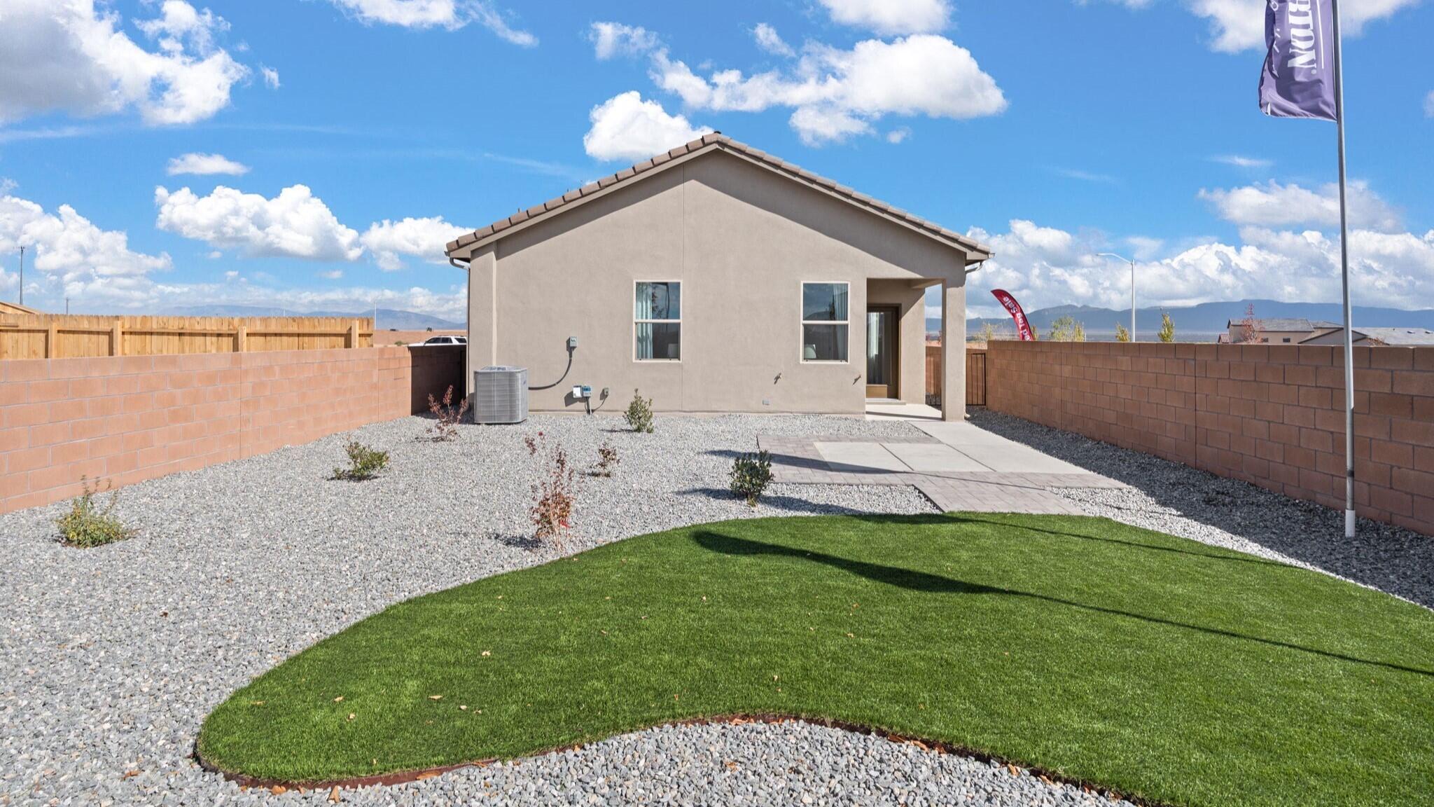Photo 15 — 3308 Dijamant Loop SE