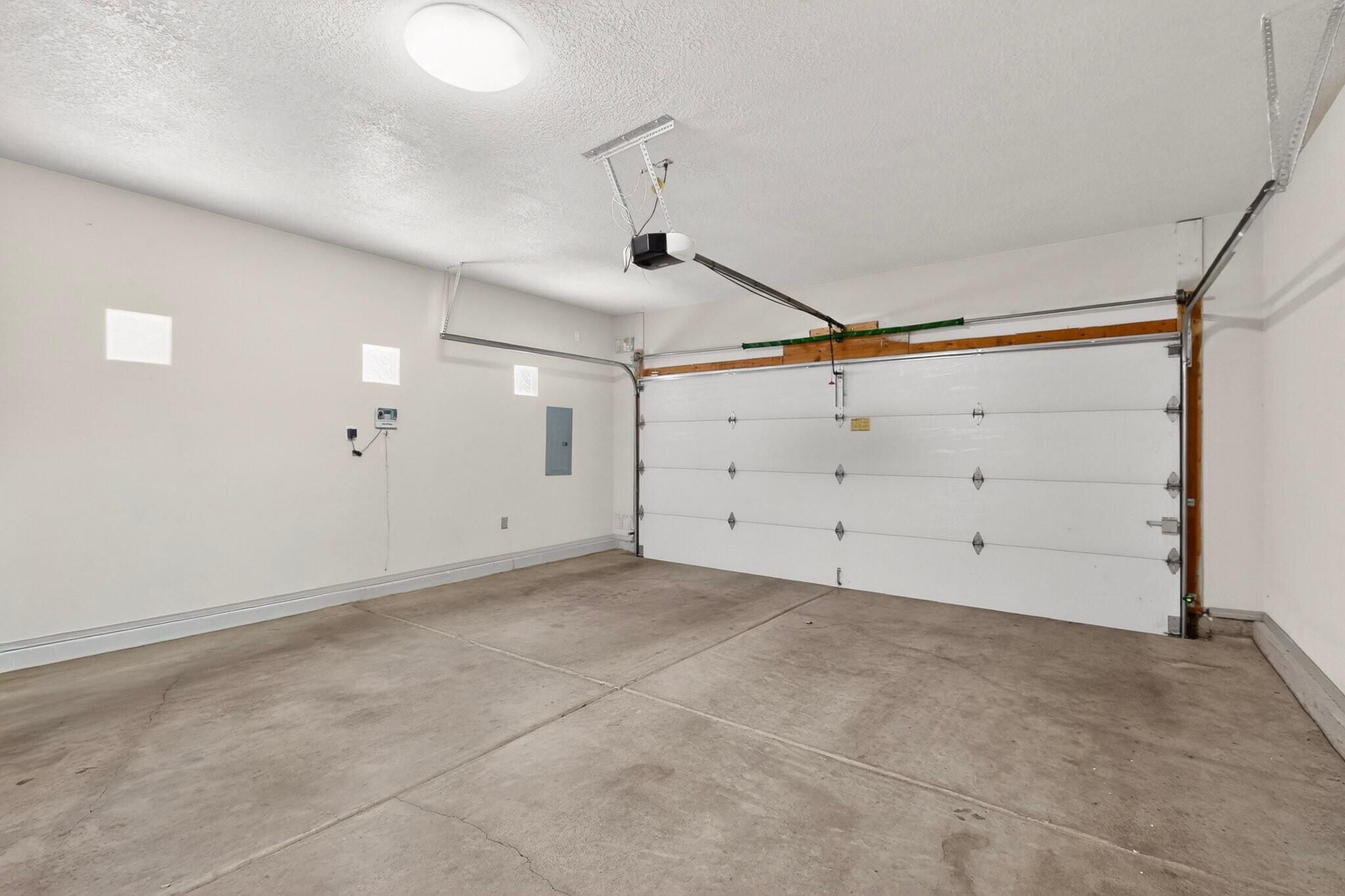 Photo 16 — 8720 Desert Fox Way NE