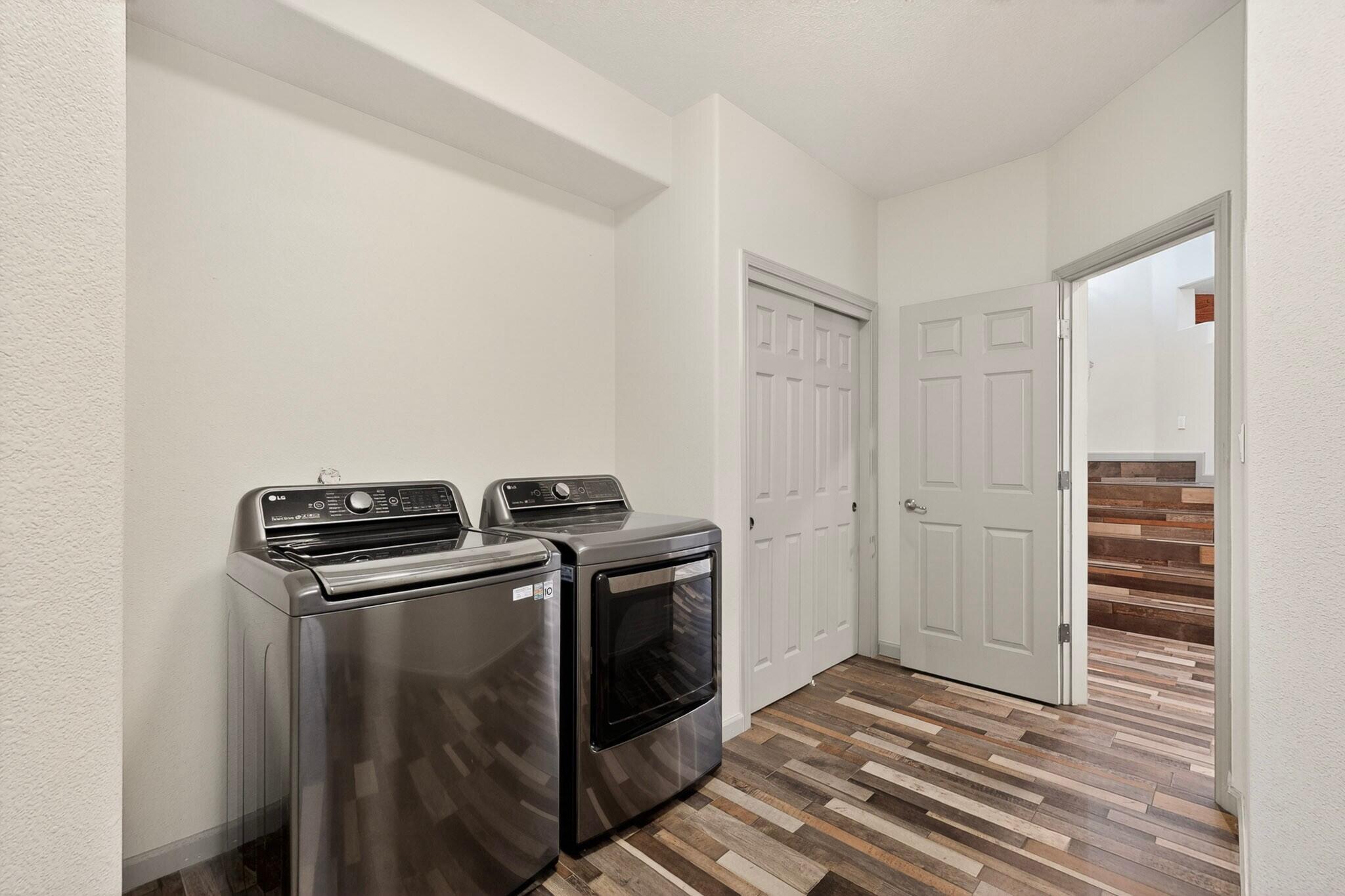 Photo 15 — 8720 Desert Fox Way NE