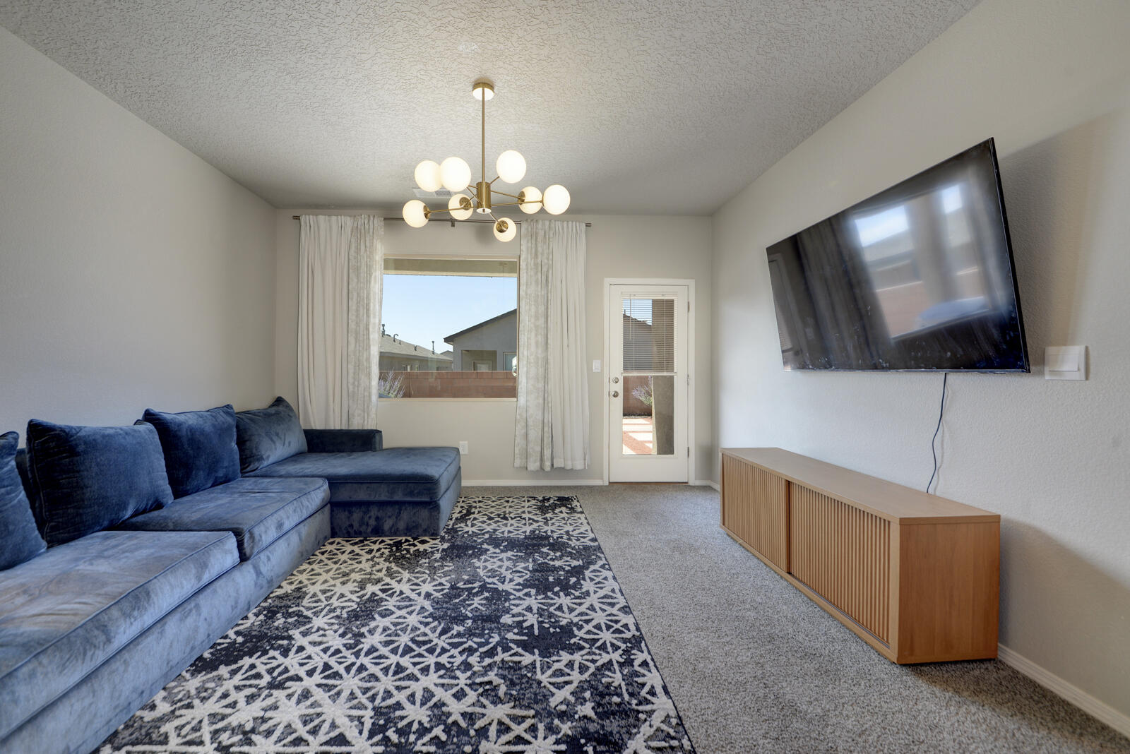 Photo 17 — 10658 Valedon Lane SW