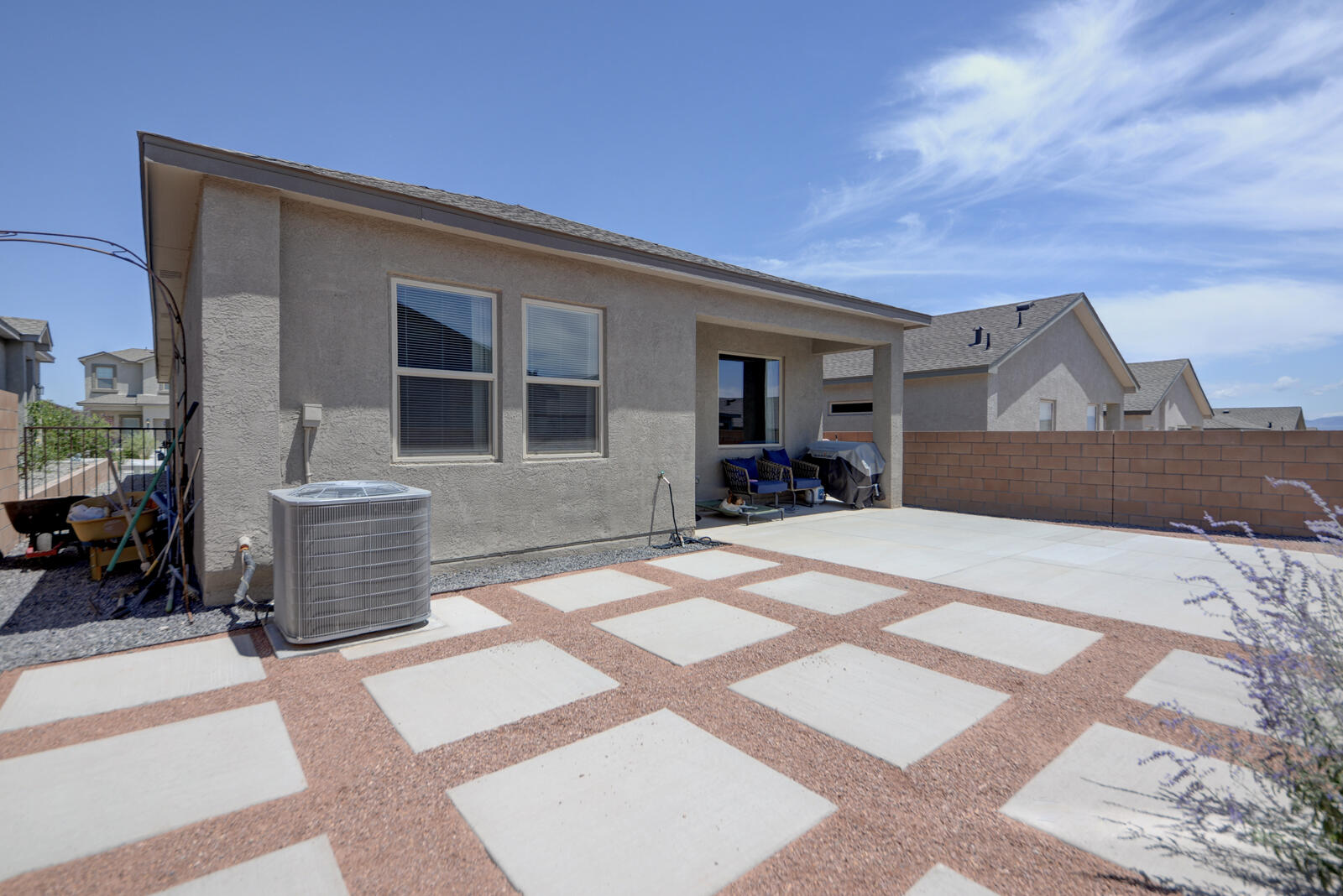 Photo 4 — 10658 Valedon Lane SW