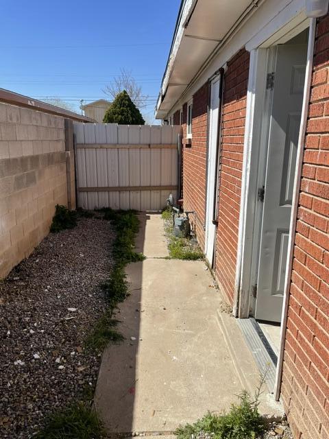 Photo 2 — 633 Grove Street SE