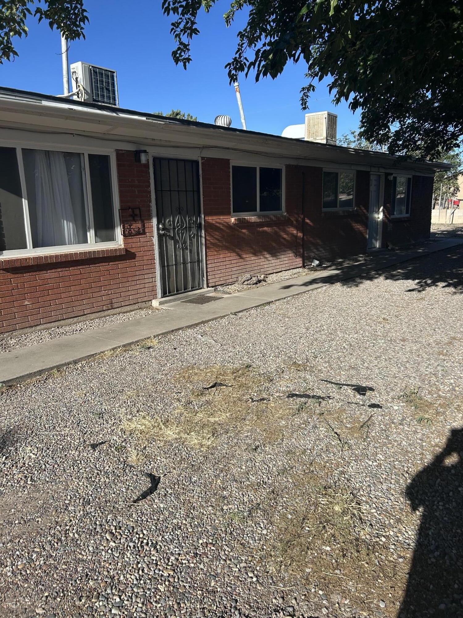 Photo 16 — 633 Grove Street SE