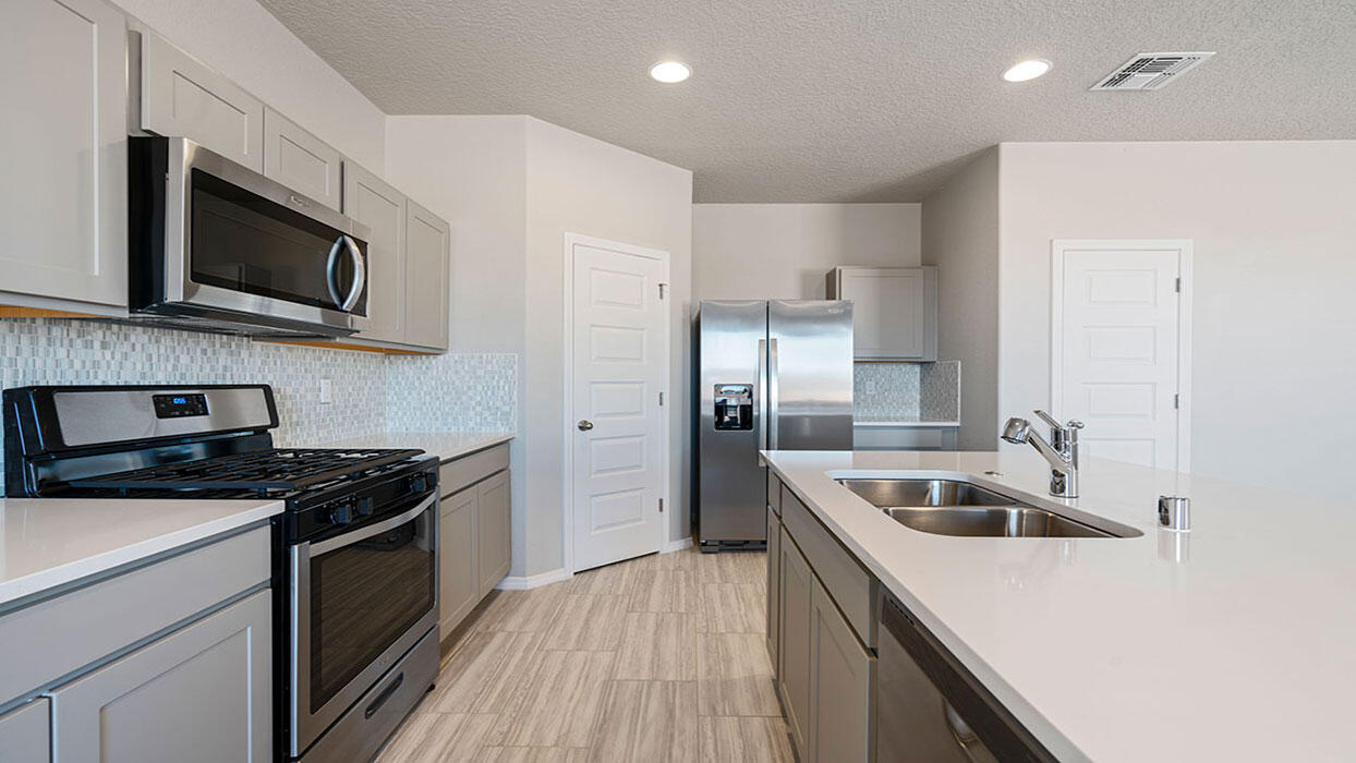 Photo 19 — 2409 Eglisfield Loop NE