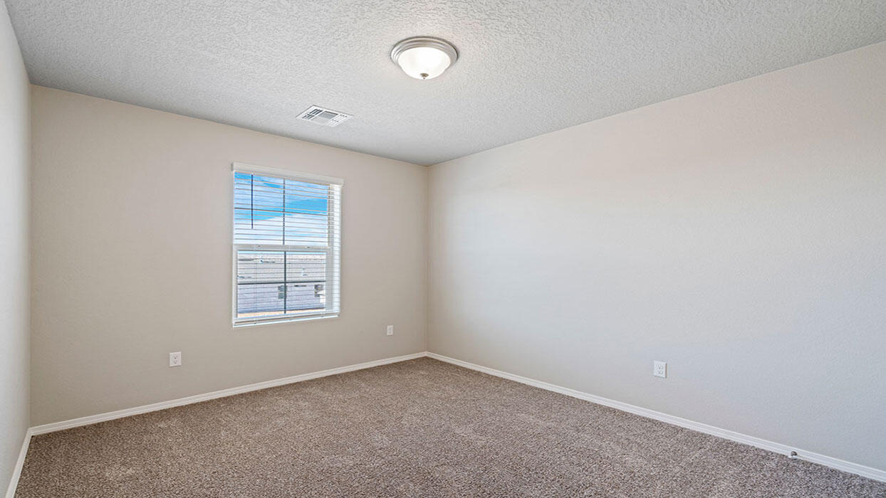 Photo 14 — 2409 Eglisfield Loop NE