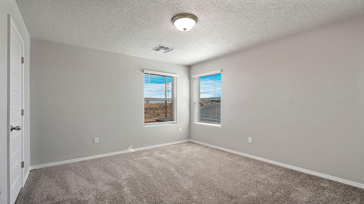Photo 6 — 2409 Eglisfield Loop NE