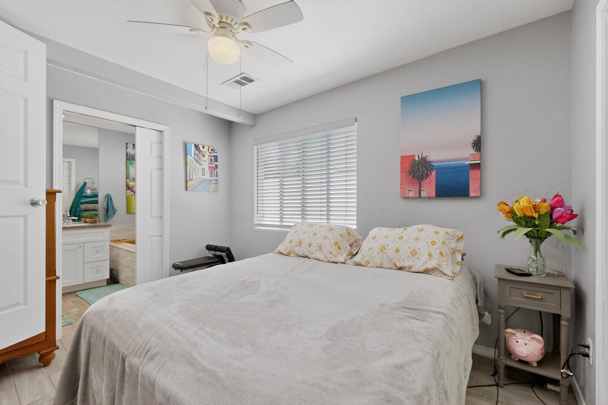 Photo 4 — 413 Arbor Place NE